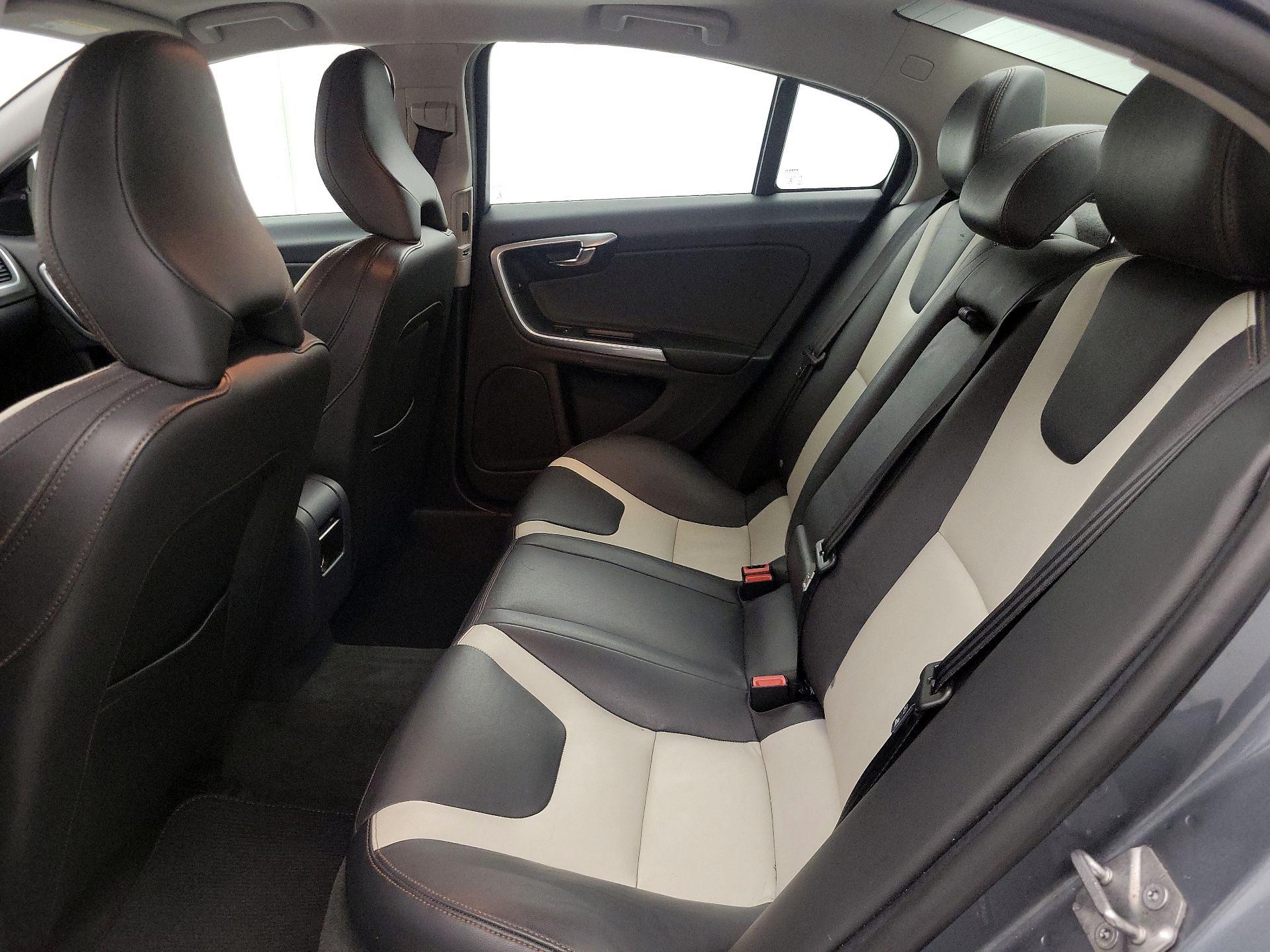 Thumbnail: 2017 Volvo S60 - 20
