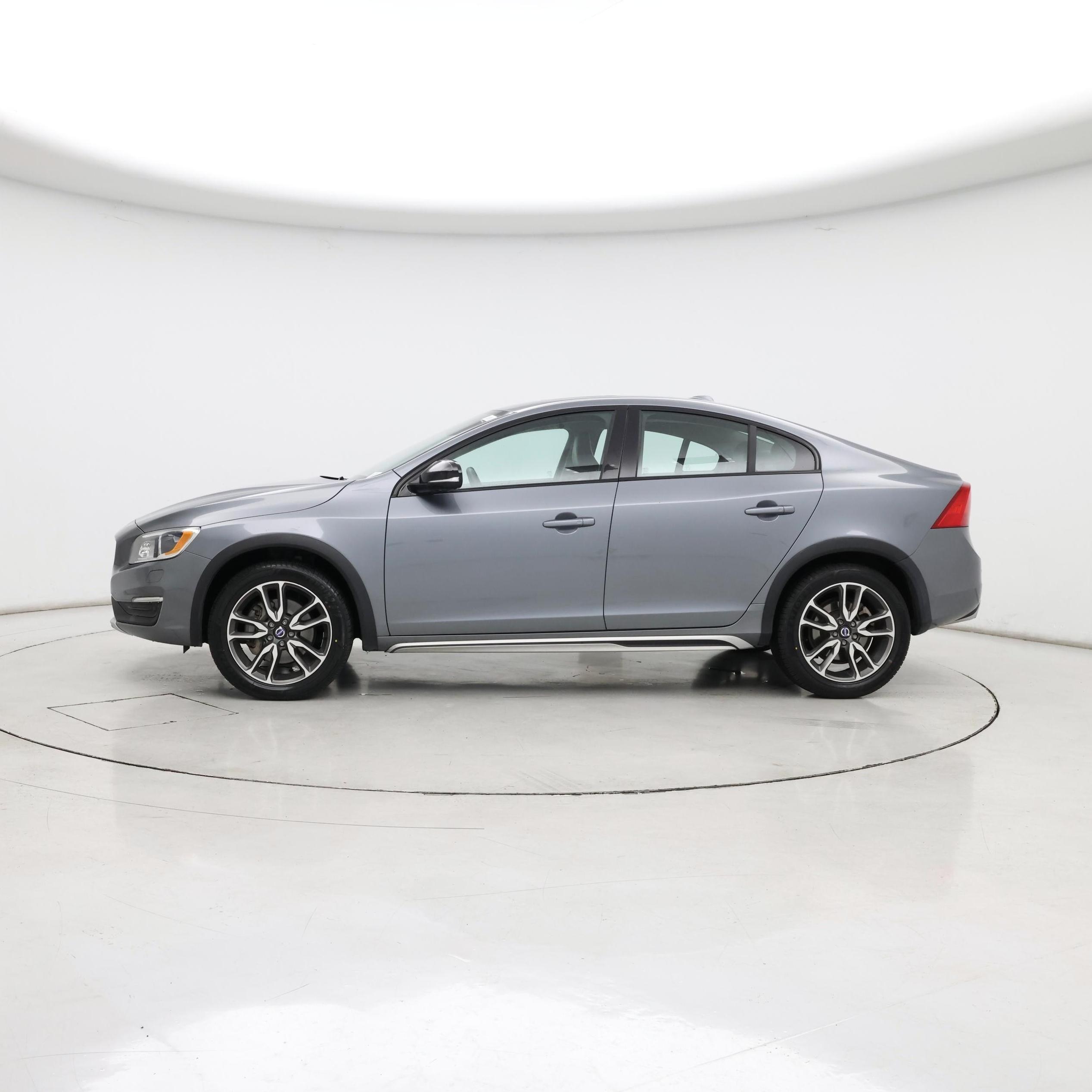 Thumbnail: 2017 Volvo S60 - 3