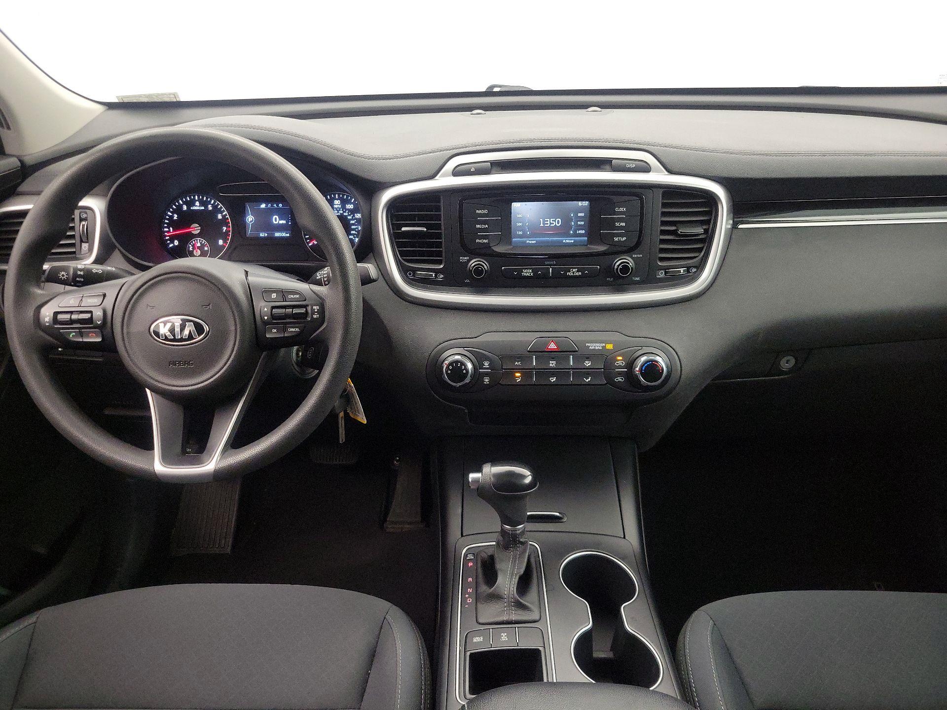 Thumbnail: 2017 Kia Sorento - 9