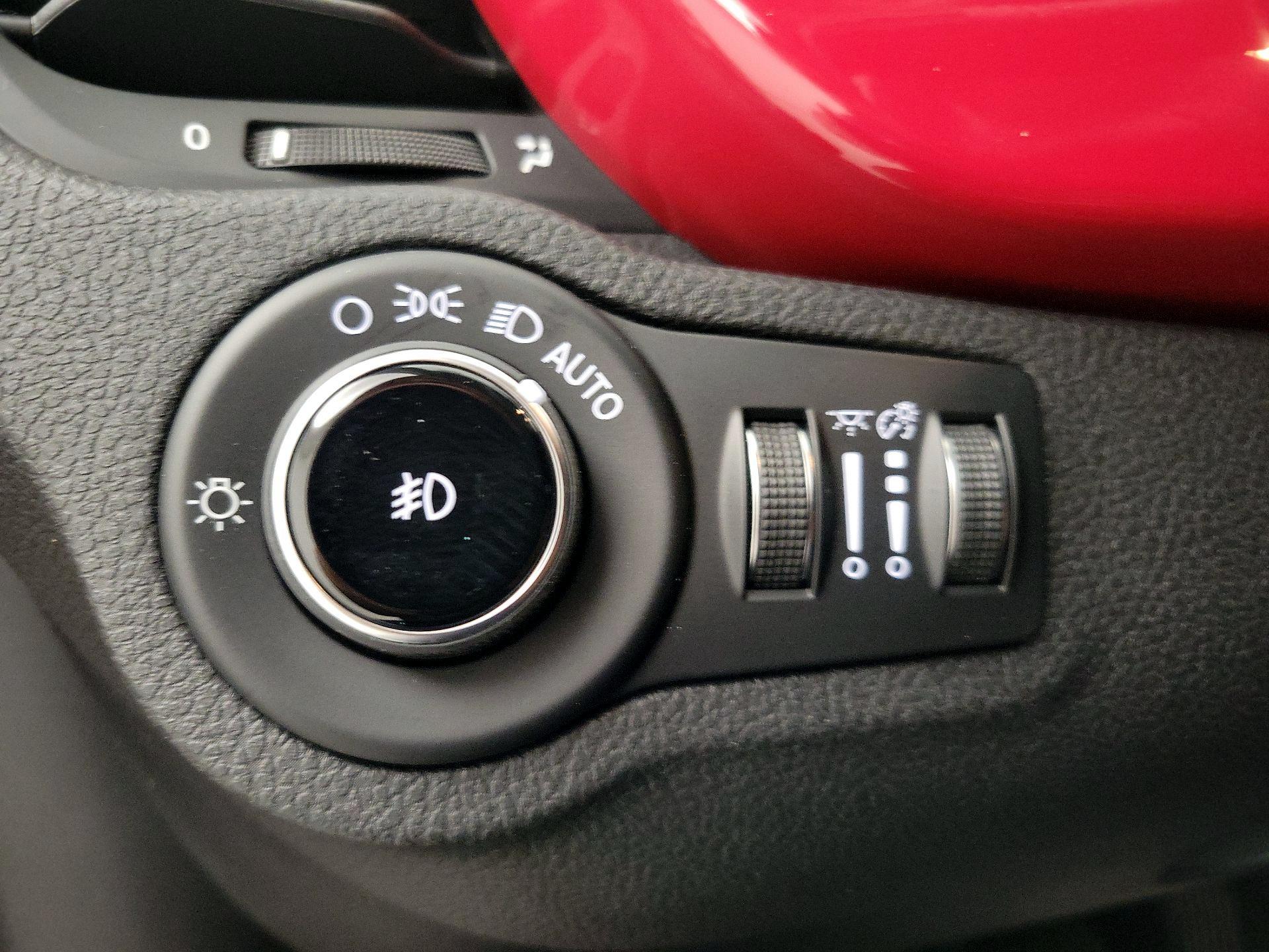 Thumbnail: 2016 Fiat 500X - 13