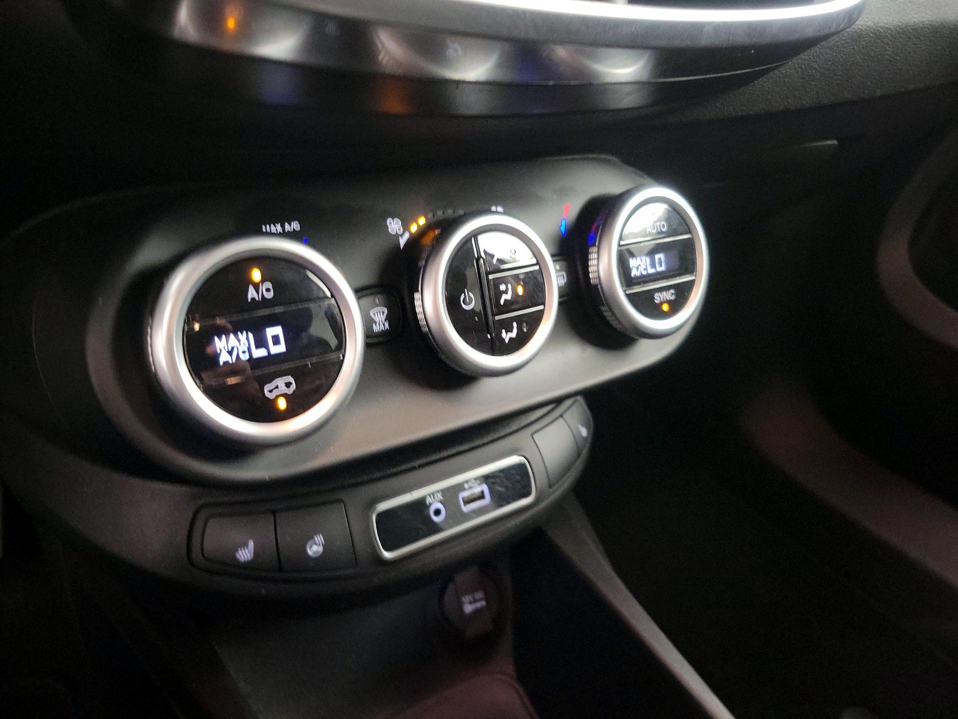 Thumbnail: 2016 Fiat 500X - 17