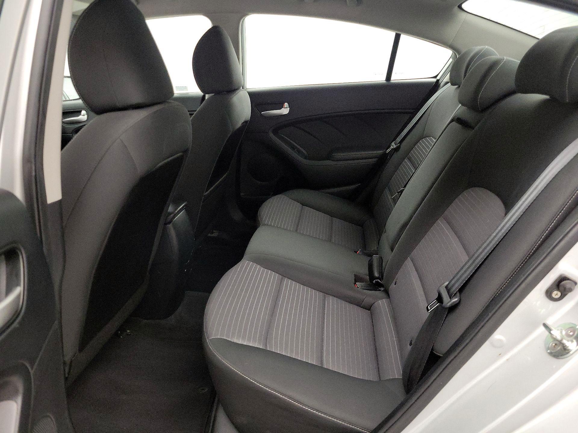 Thumbnail: 2018 Kia Forte - 19