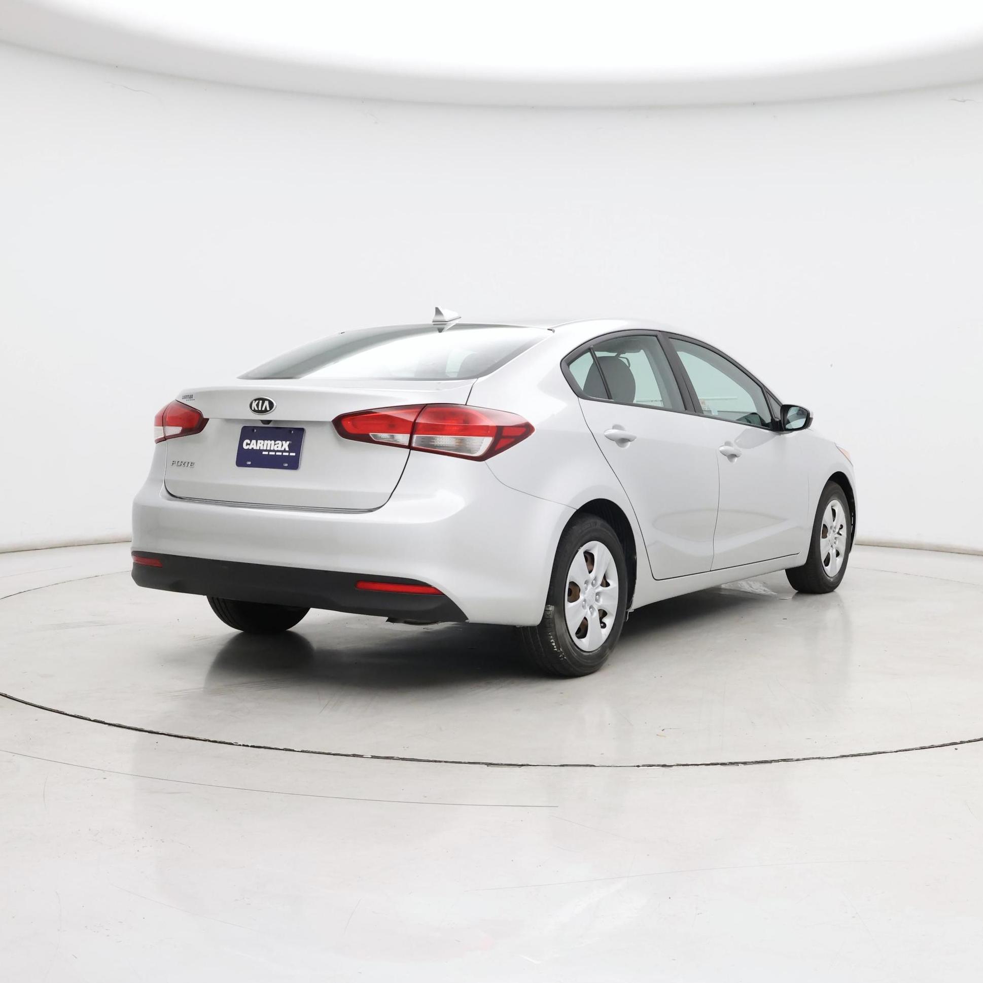 Thumbnail: 2018 Kia Forte - 8