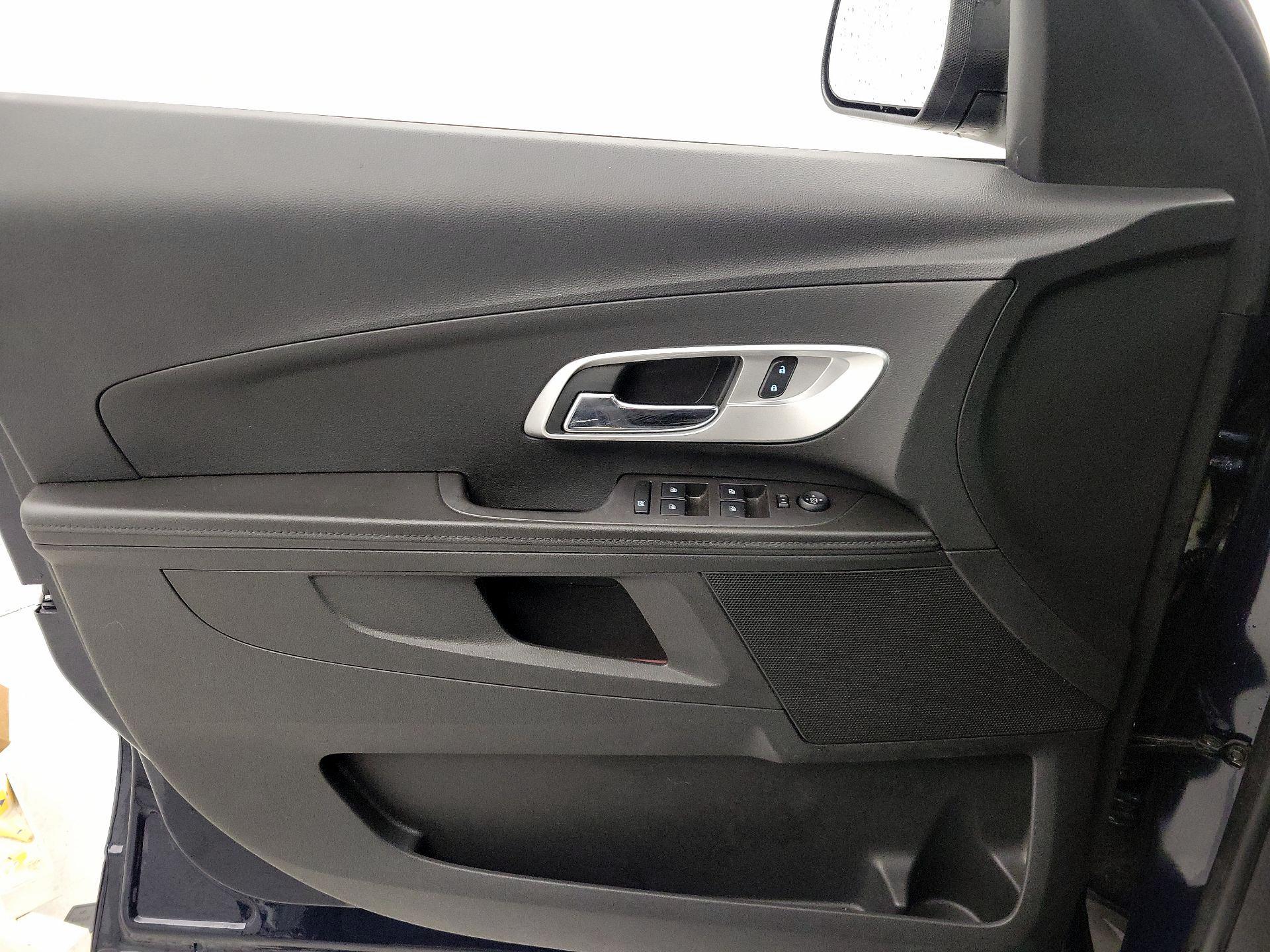 Thumbnail: 2015 Chevrolet Equinox - 12