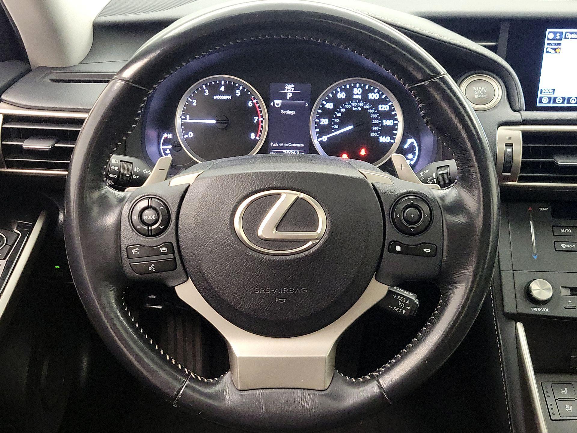 Thumbnail: 2016 Lexus IS - 10