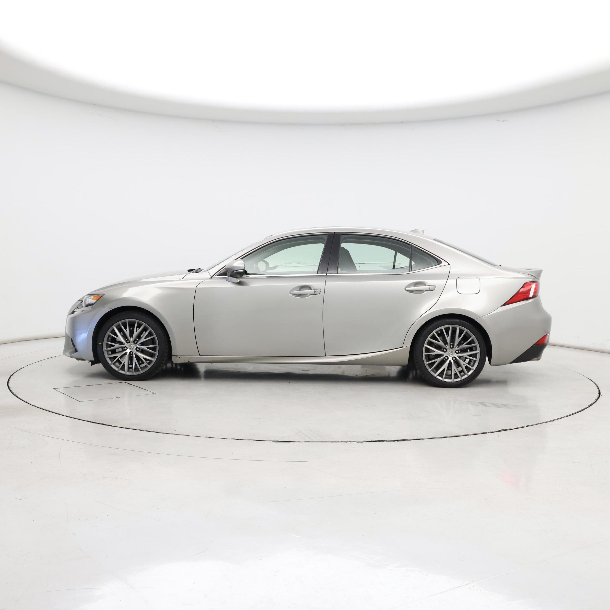 Thumbnail: 2016 Lexus IS - 3