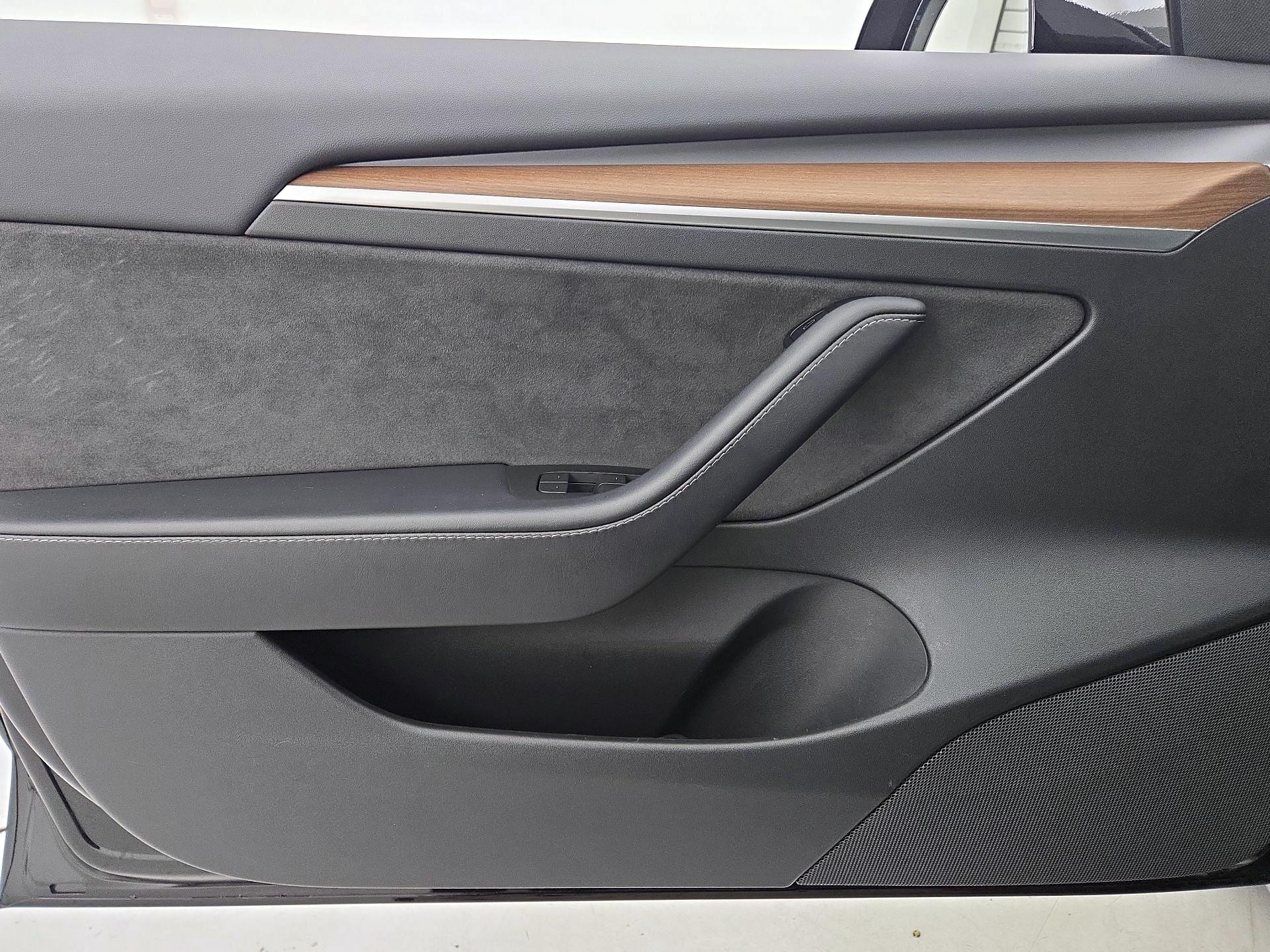 Thumbnail: 2023 Tesla Model 3 - 12