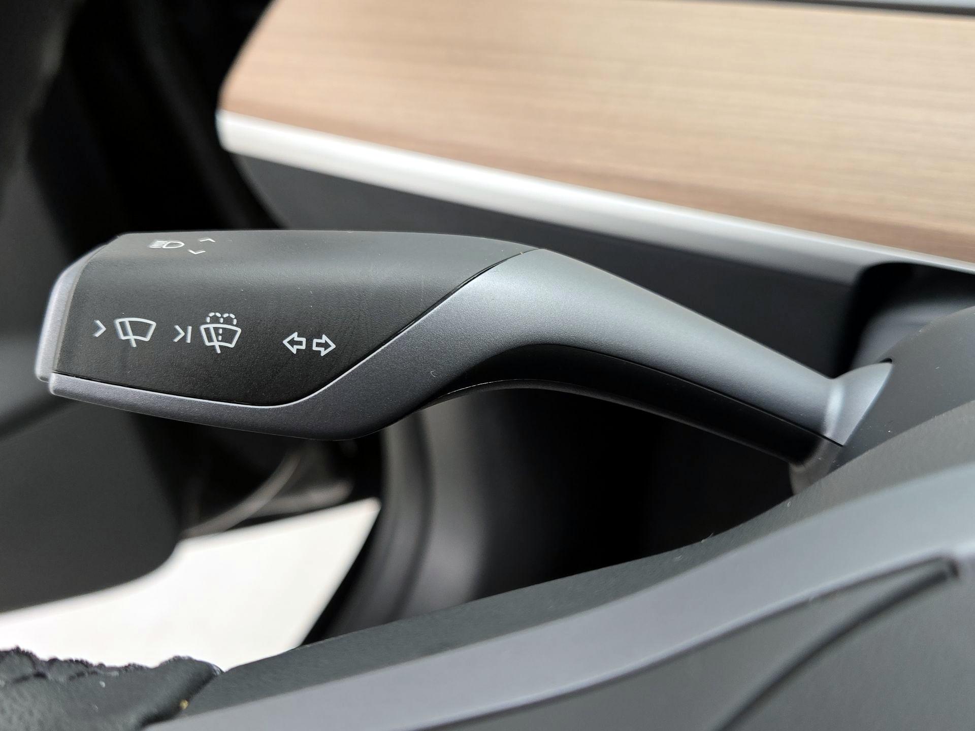 Thumbnail: 2023 Tesla Model 3 - 13