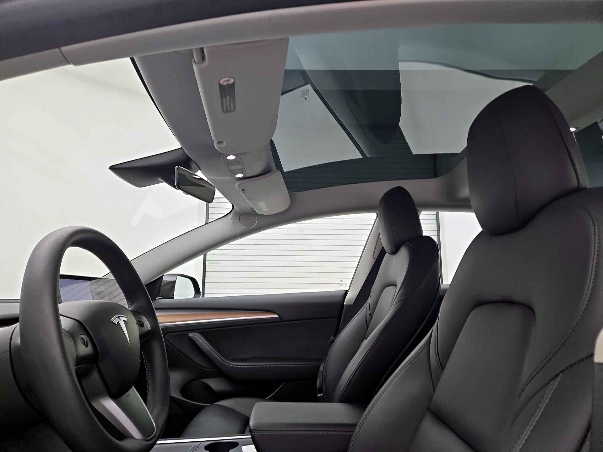 Thumbnail: 2023 Tesla Model 3 - 19