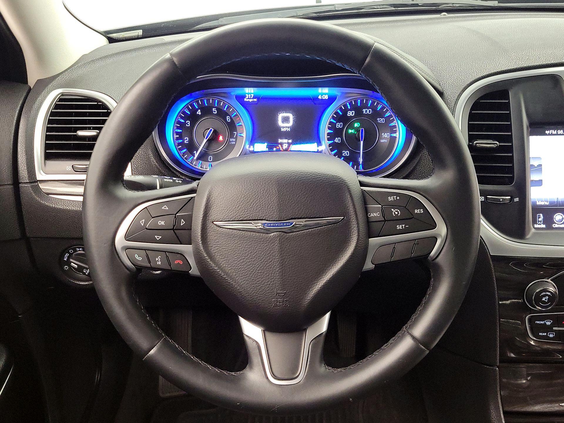 Thumbnail: 2015 Chrysler 300 - 10