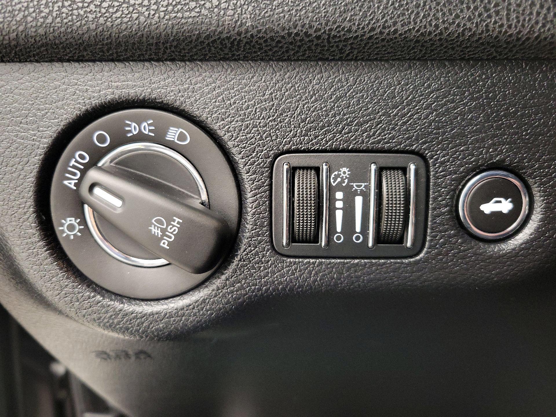 Thumbnail: 2015 Chrysler 300 - 13
