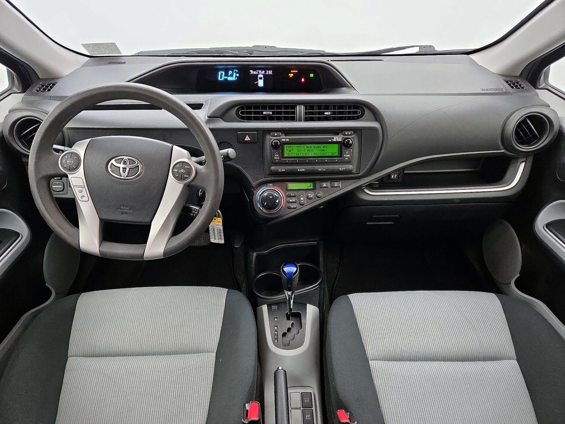 Thumbnail: 2014 Toyota Prius c - 9