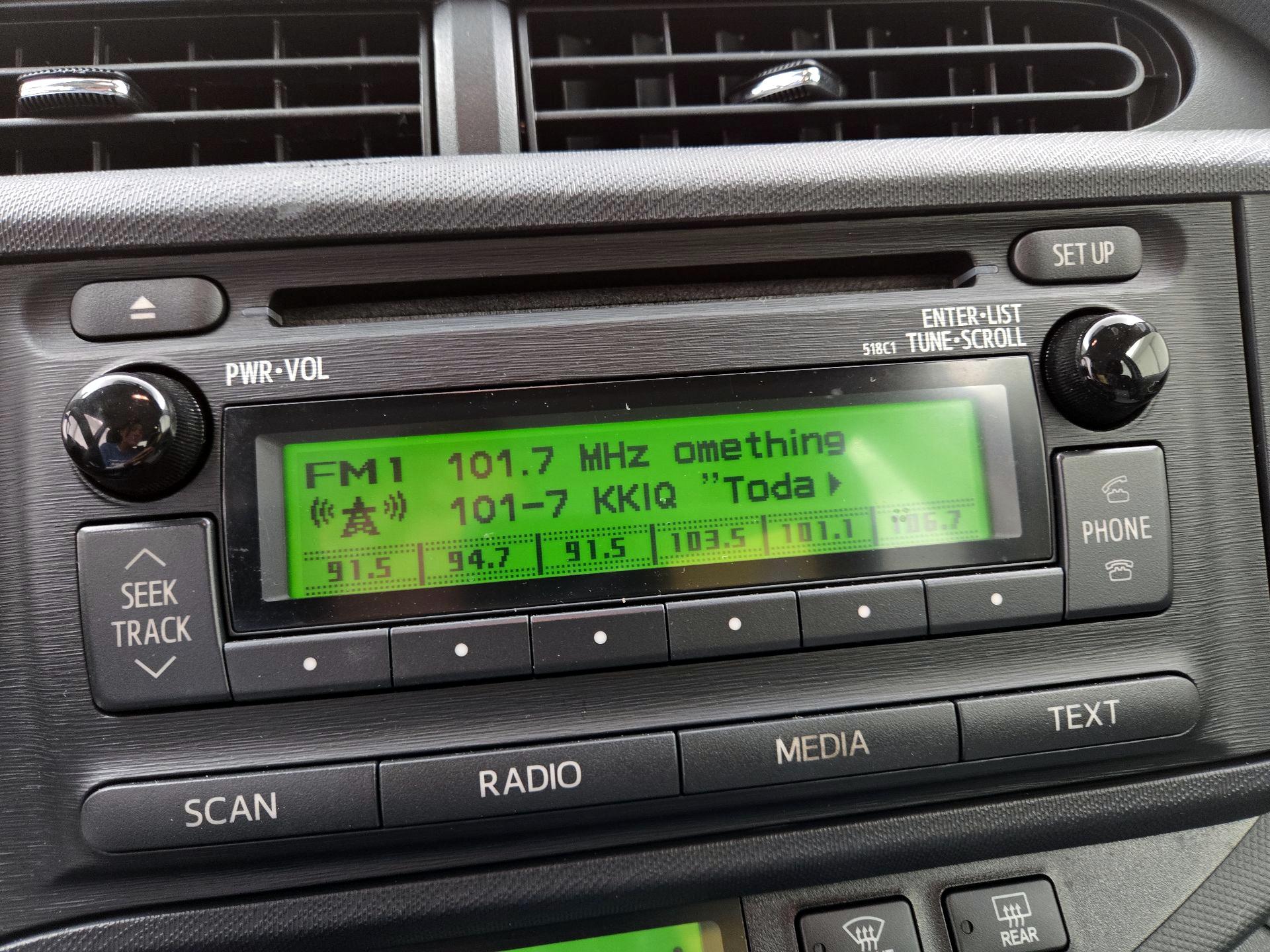 Thumbnail: 2014 Toyota Prius c - 14