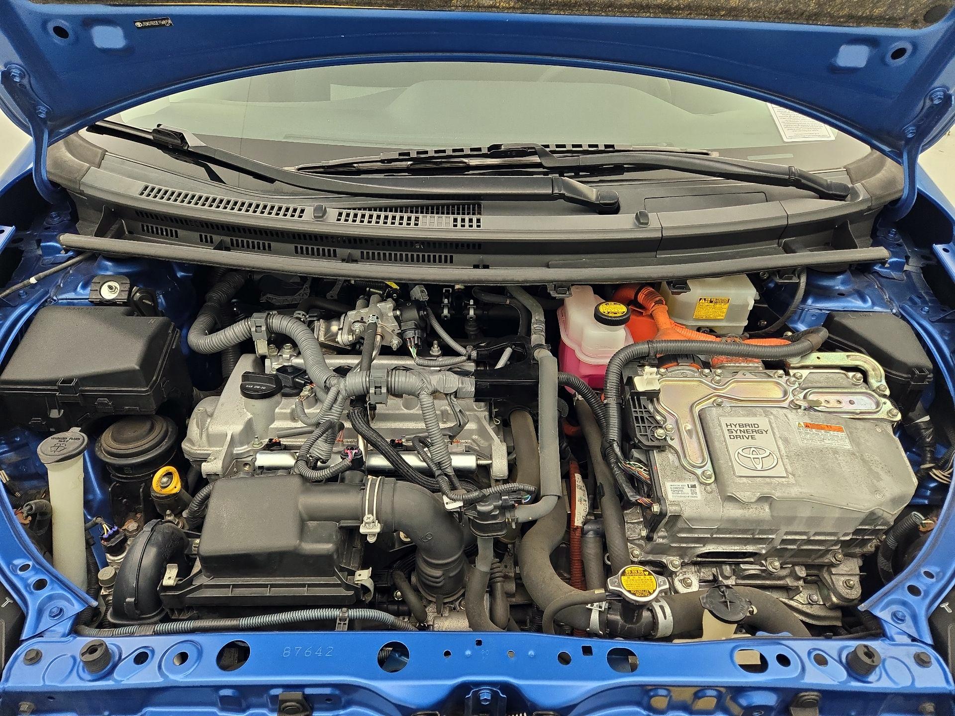 Thumbnail: 2014 Toyota Prius c - 19