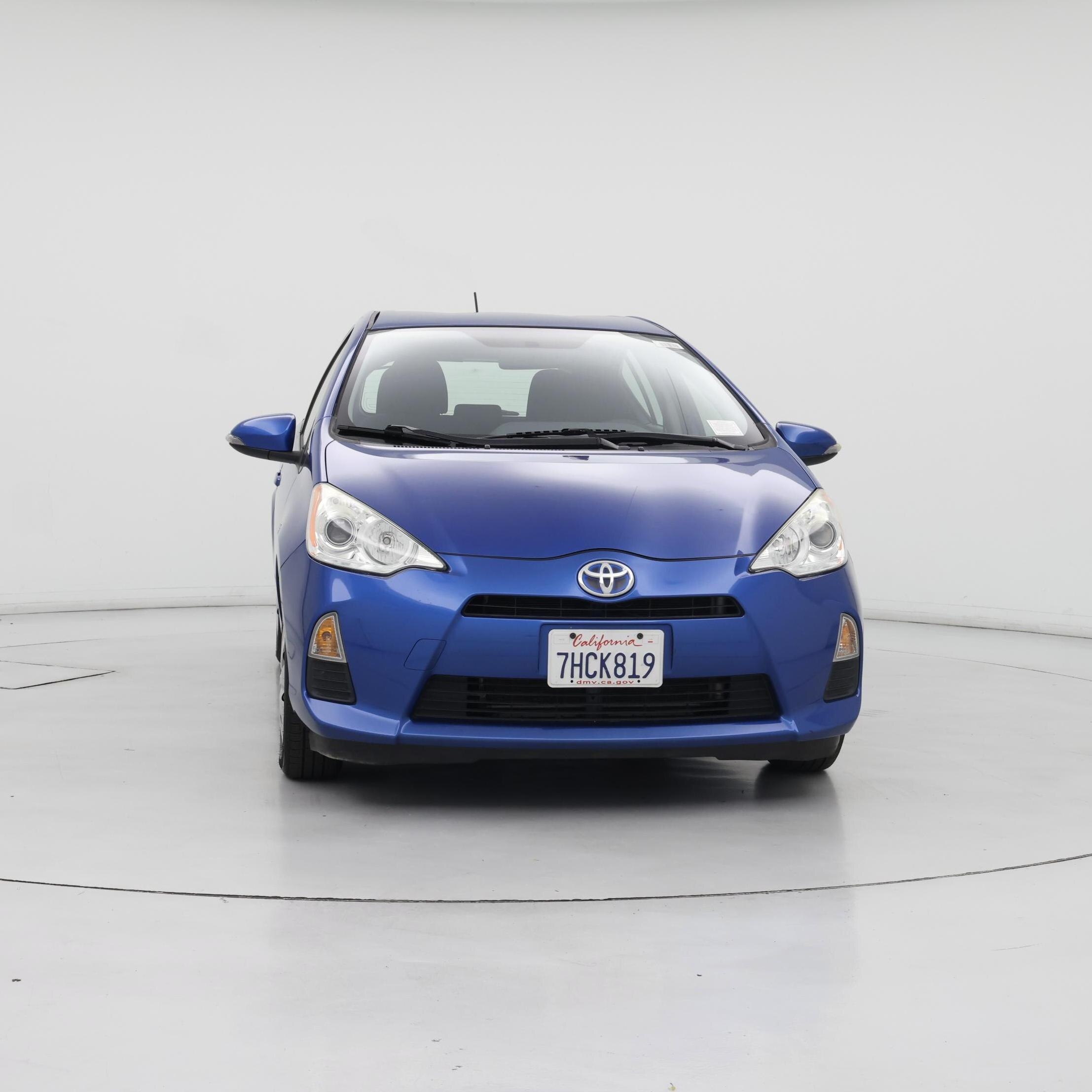 Thumbnail: 2014 Toyota Prius c - 5