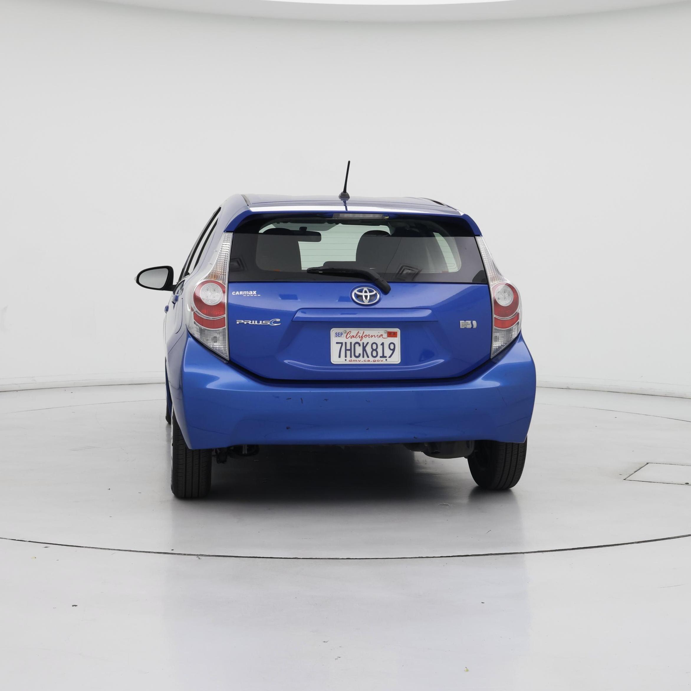 Thumbnail: 2014 Toyota Prius c - 6