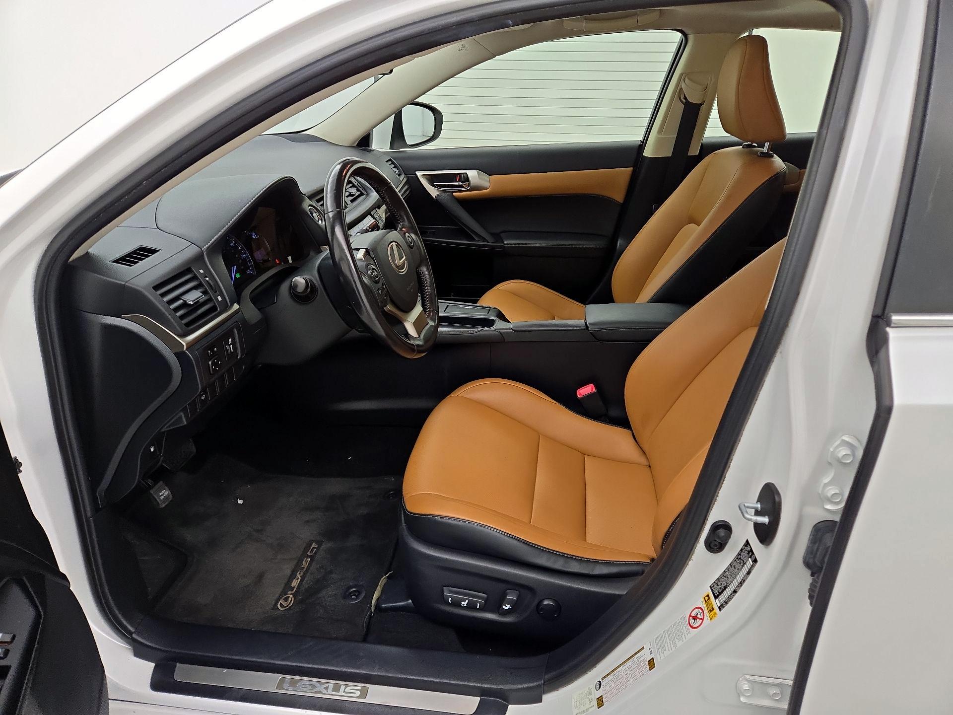 Thumbnail: 2015 Lexus CT - 11