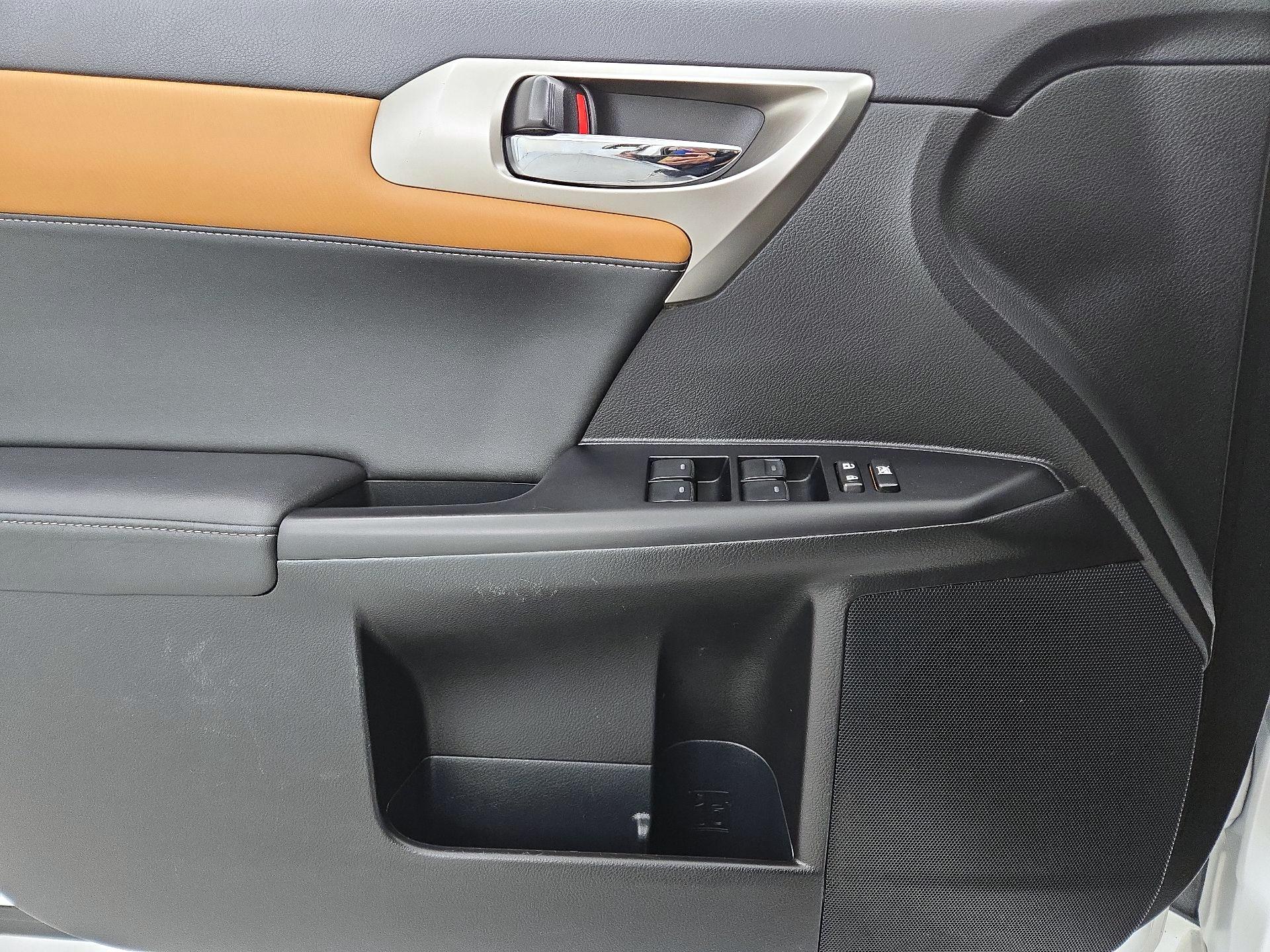 Thumbnail: 2015 Lexus CT - 12