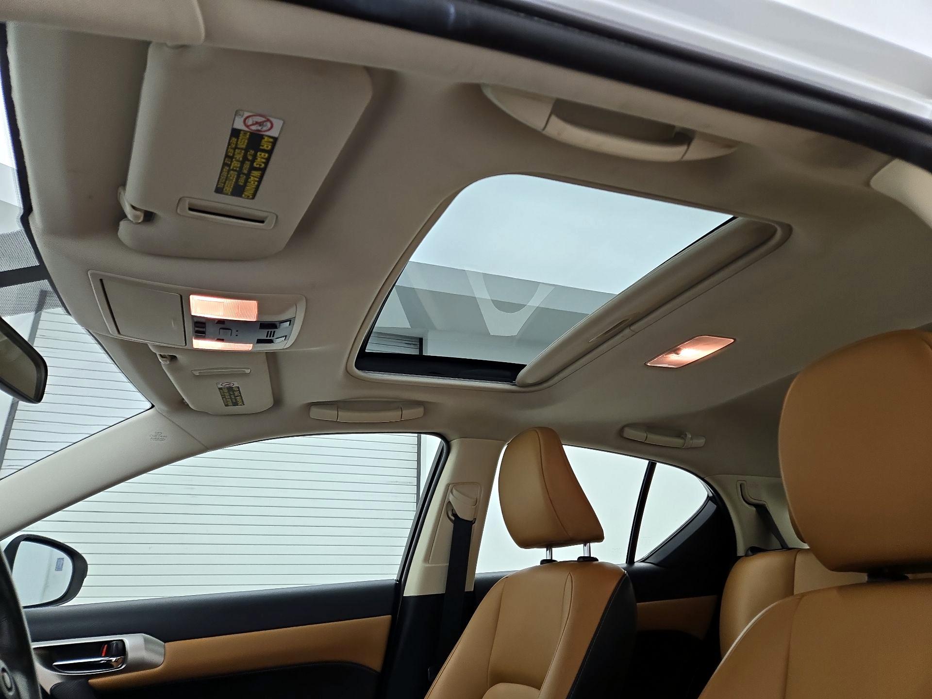 Thumbnail: 2015 Lexus CT - 18
