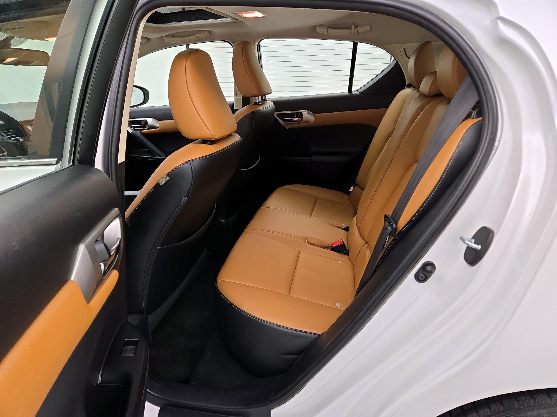 Thumbnail: 2015 Lexus CT - 19