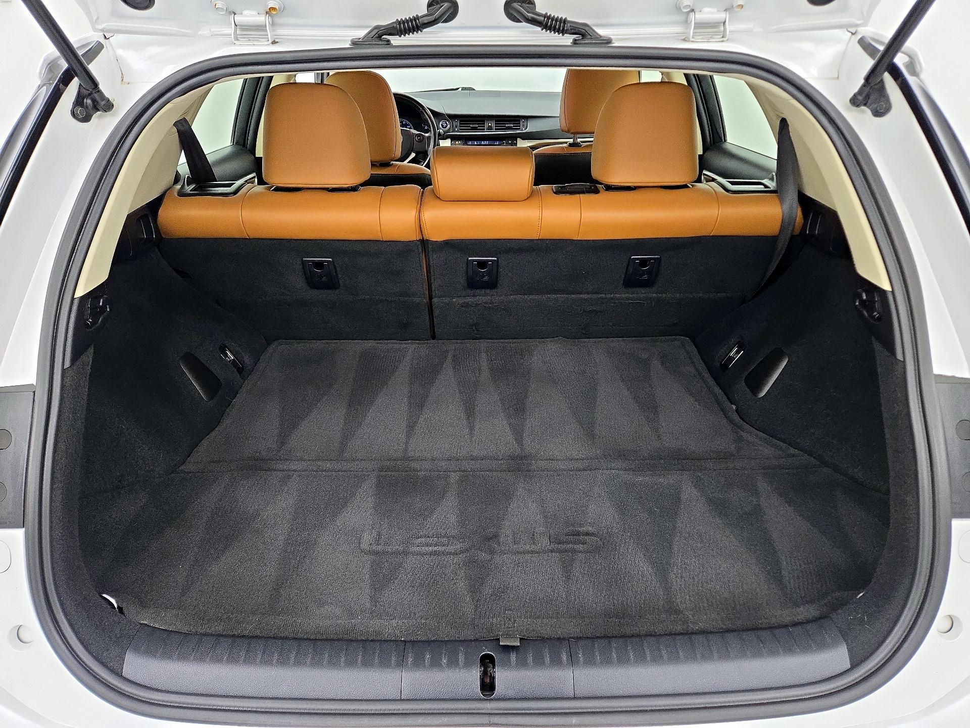 Thumbnail: 2015 Lexus CT - 20