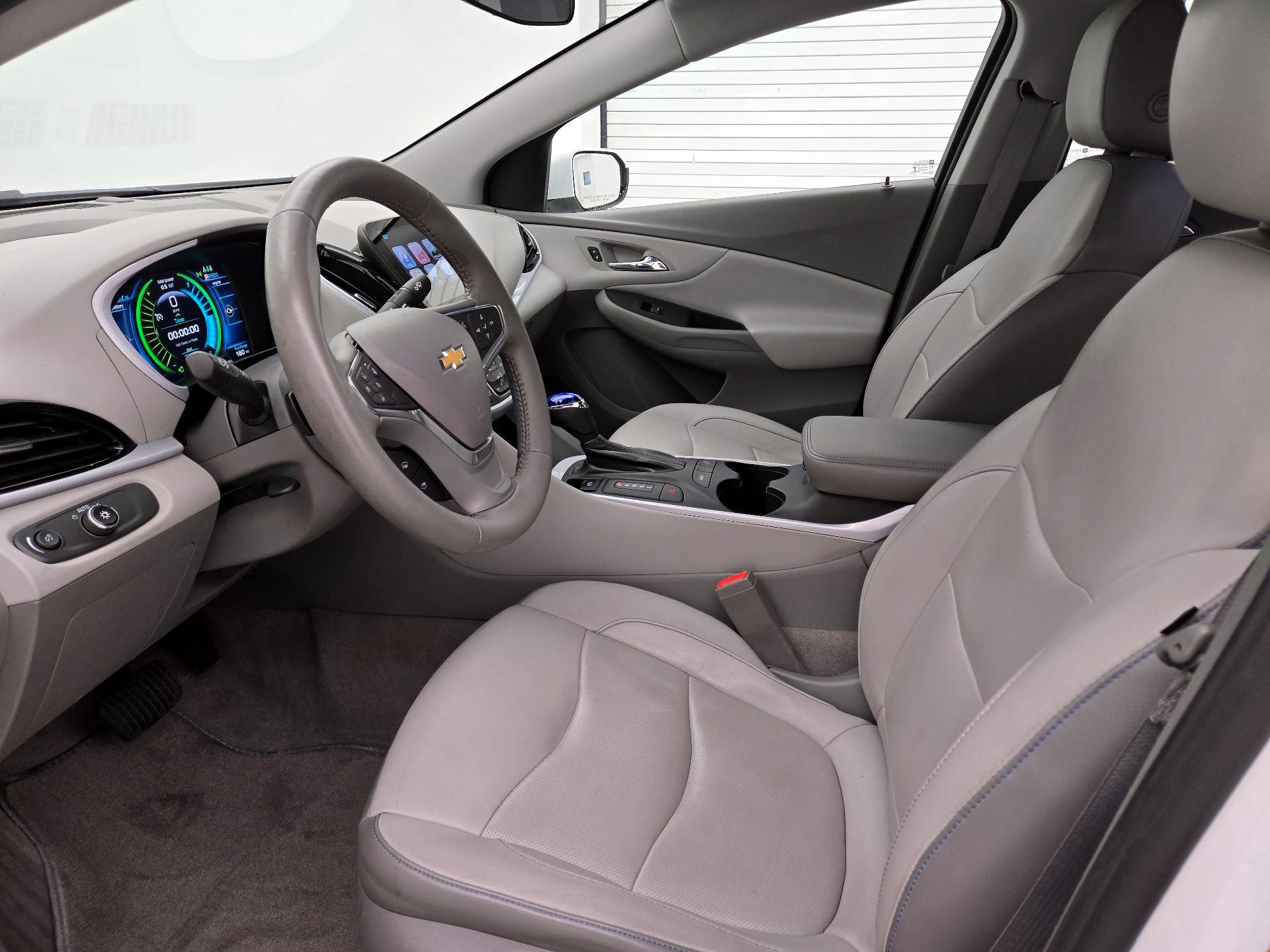 Thumbnail: 2016 Chevrolet Volt - 11