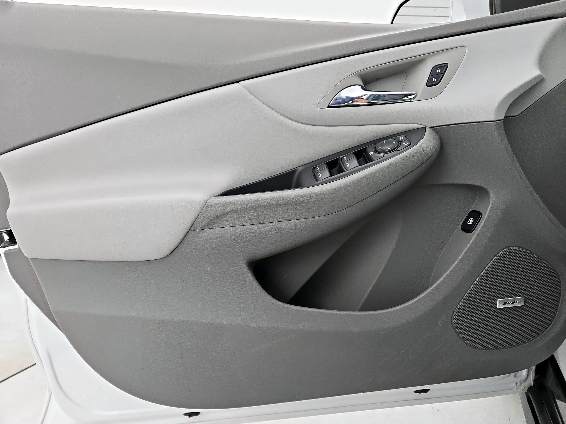 Thumbnail: 2016 Chevrolet Volt - 12