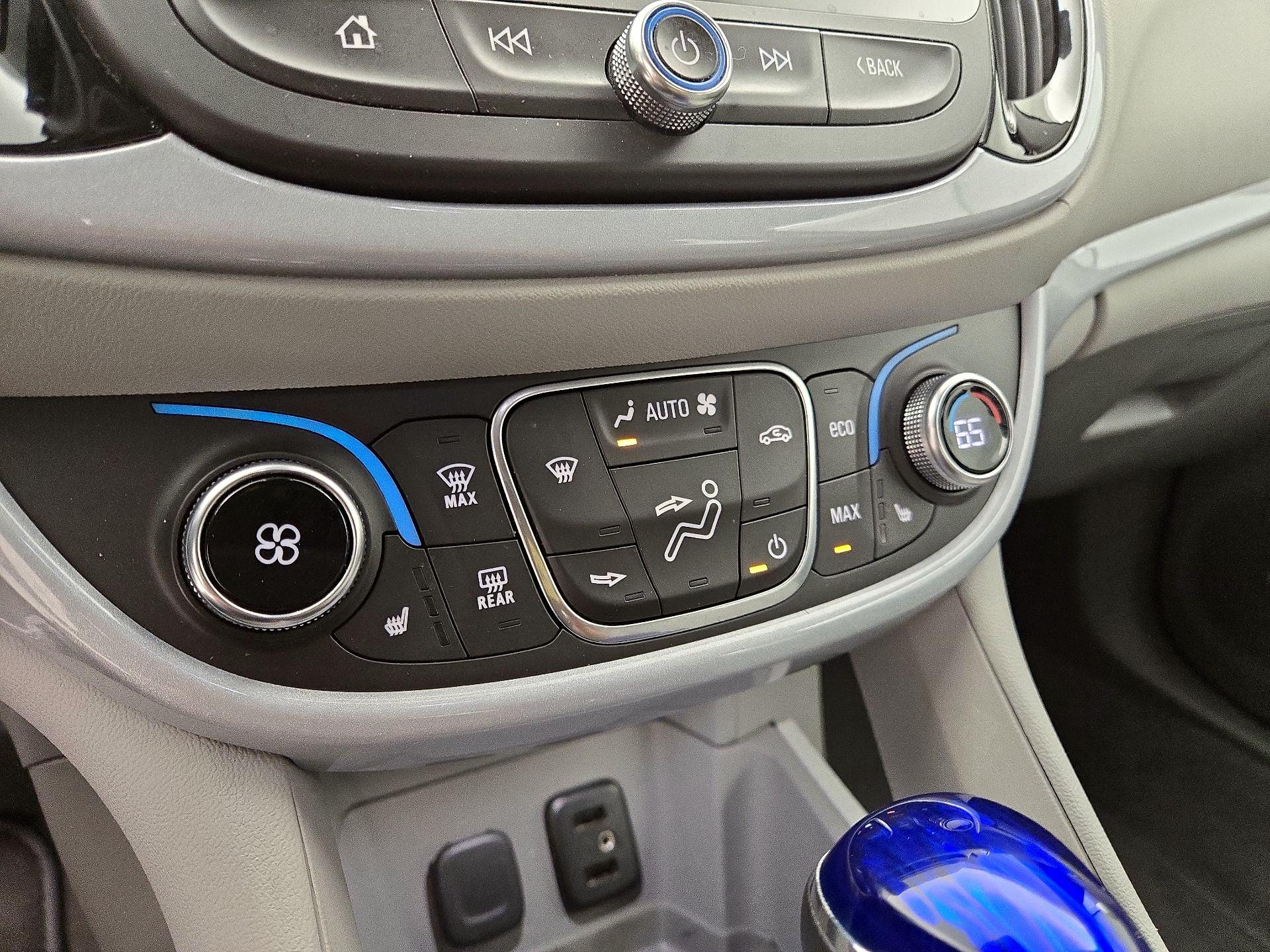 Thumbnail: 2016 Chevrolet Volt - 16