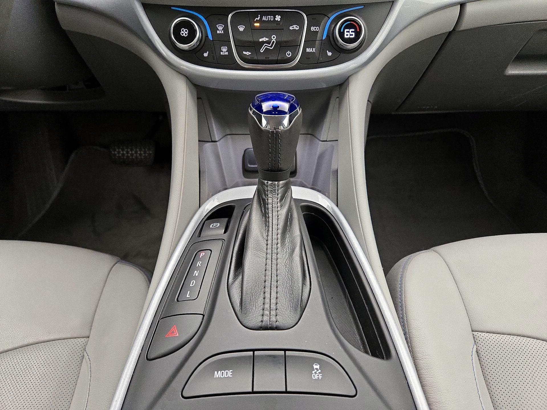 Thumbnail: 2016 Chevrolet Volt - 17