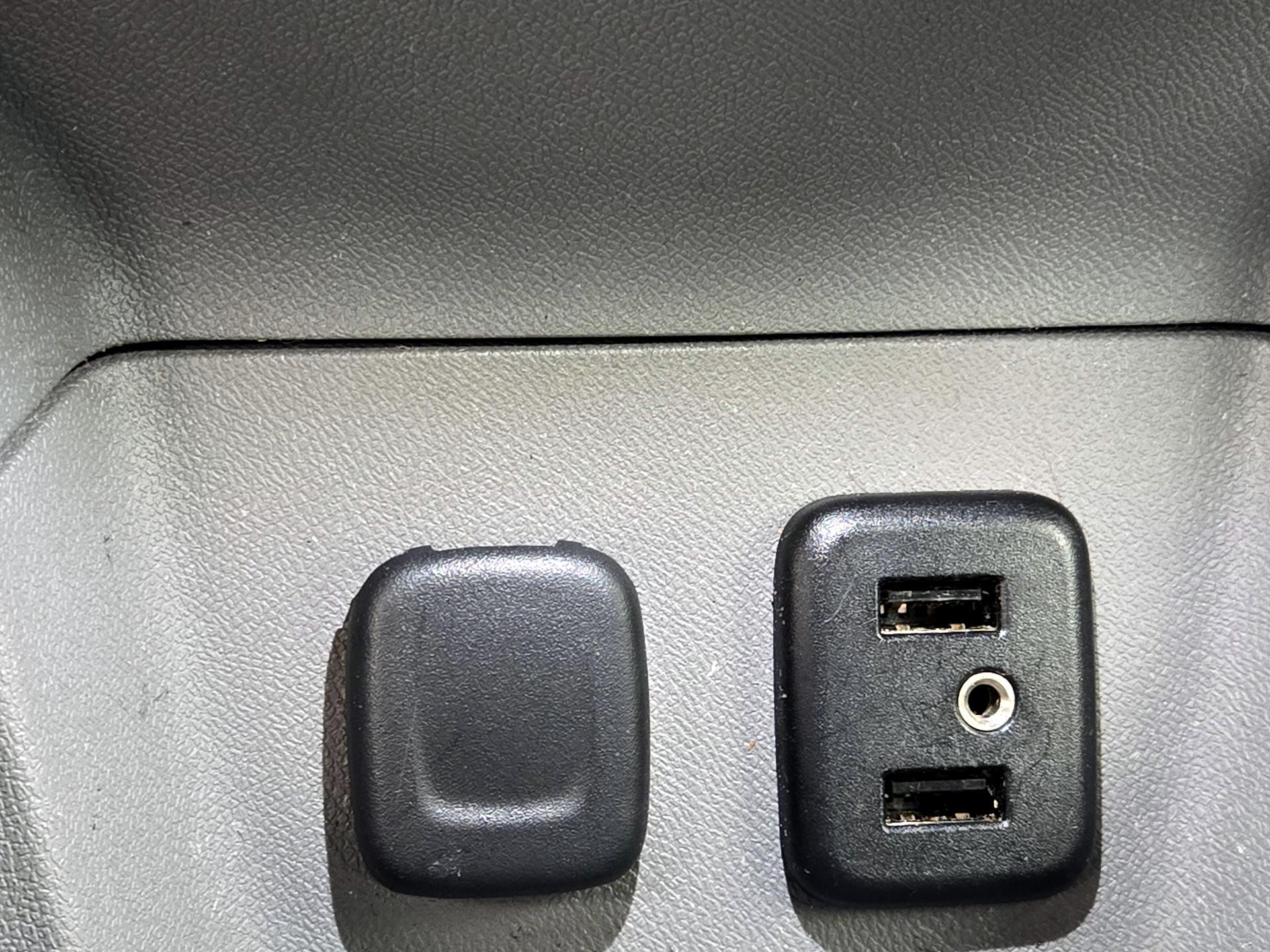 Thumbnail: 2016 Chevrolet Volt - 18