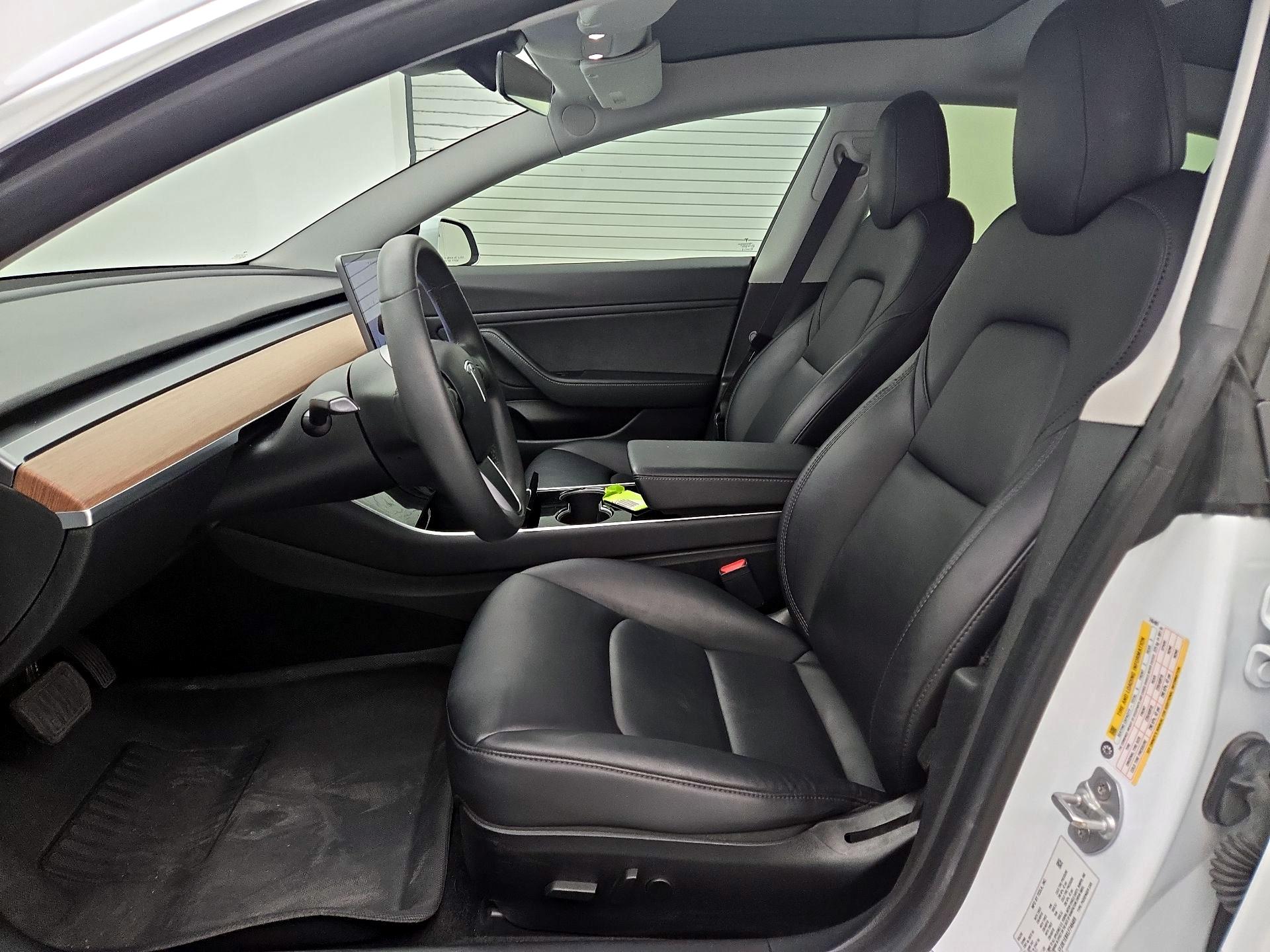 Thumbnail: 2020 Tesla Model 3 - 11