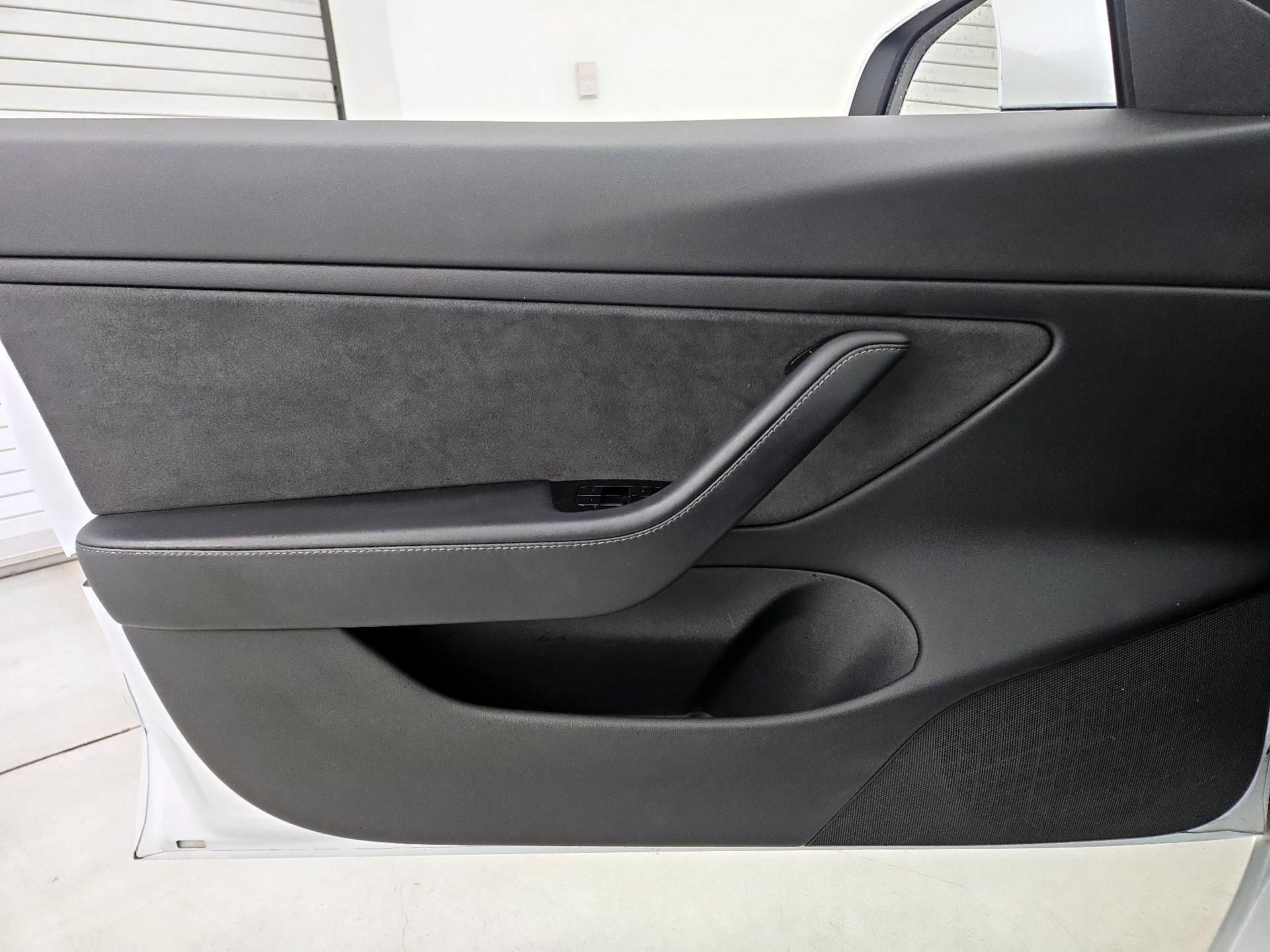 Thumbnail: 2020 Tesla Model 3 - 12
