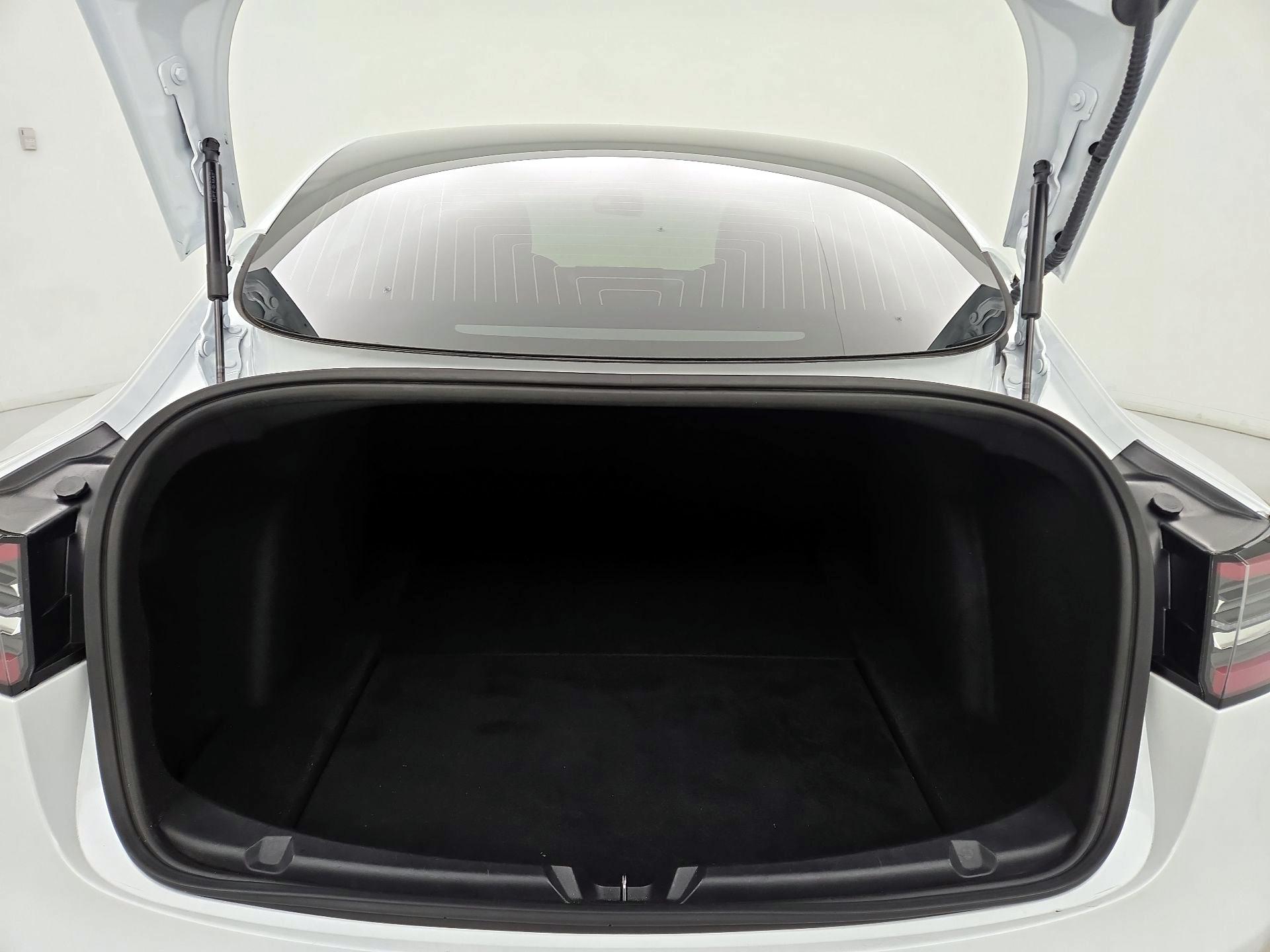 Thumbnail: 2020 Tesla Model 3 - 20