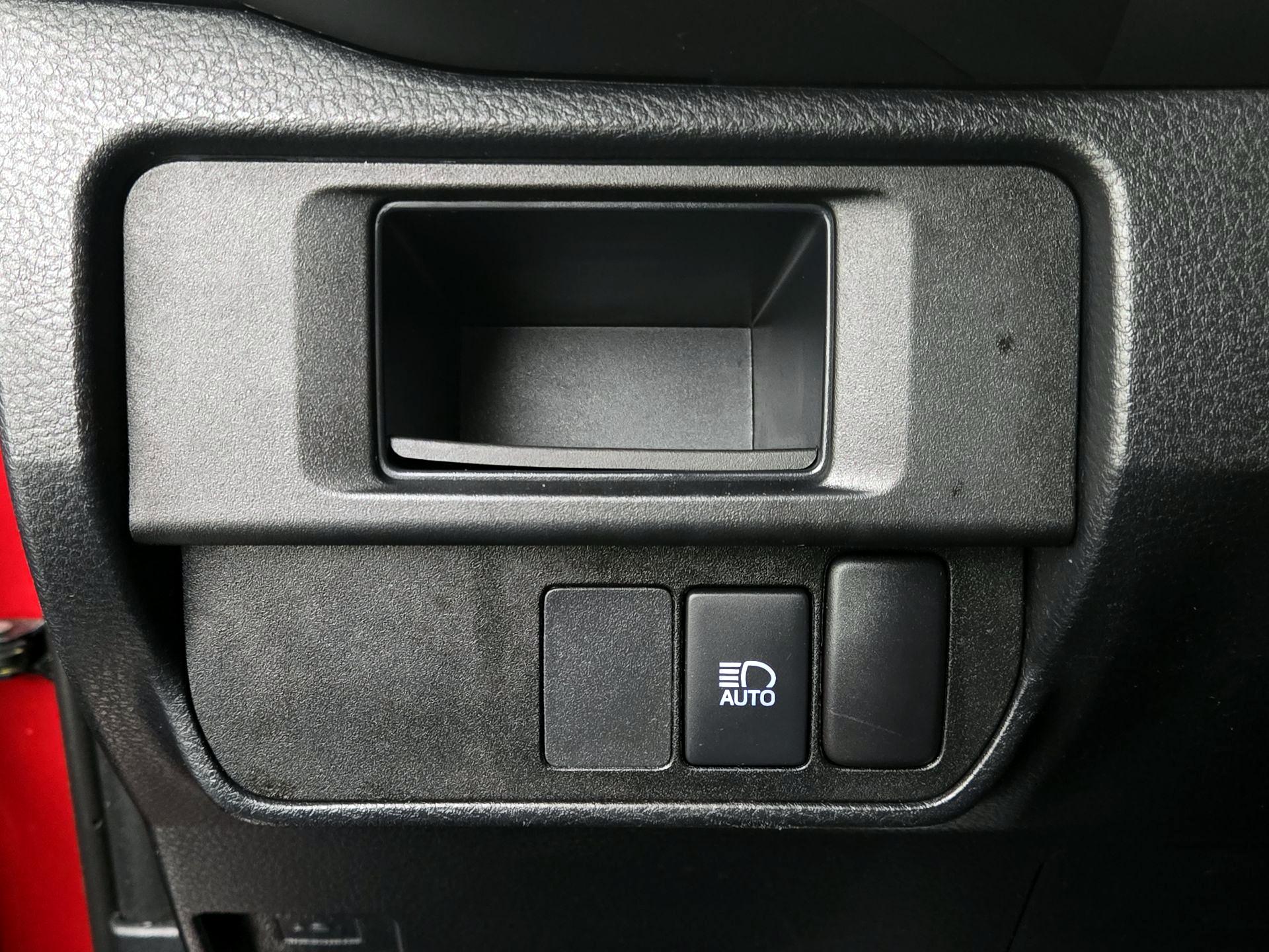 Thumbnail: 2019 Toyota Tacoma - 13