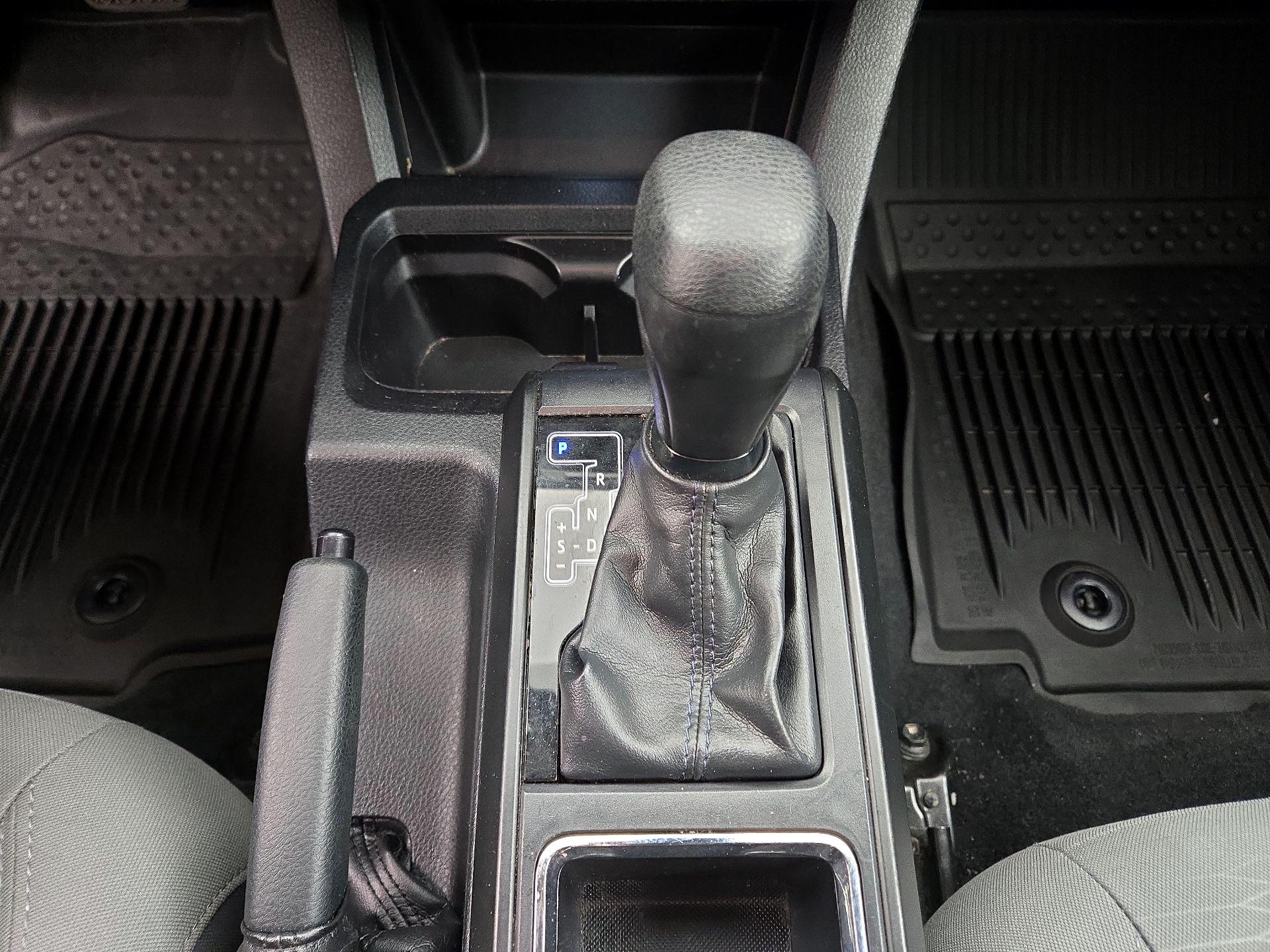 Thumbnail: 2019 Toyota Tacoma - 17