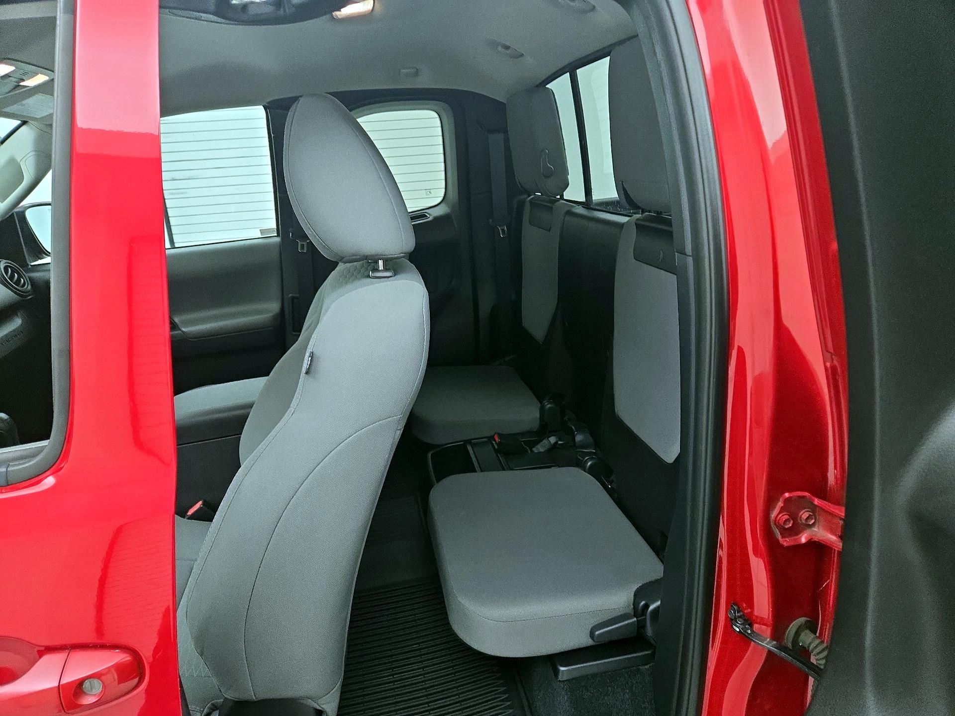 Thumbnail: 2019 Toyota Tacoma - 19