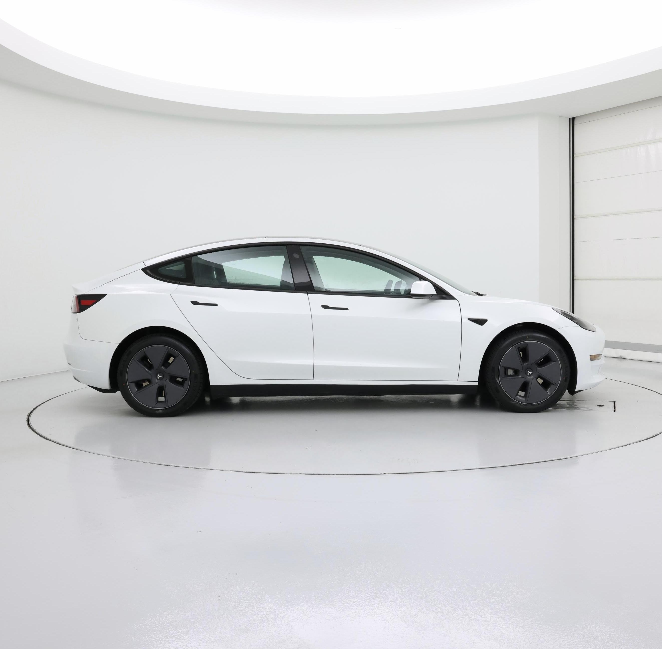 Thumbnail: 2023 Tesla Model 3 - 7