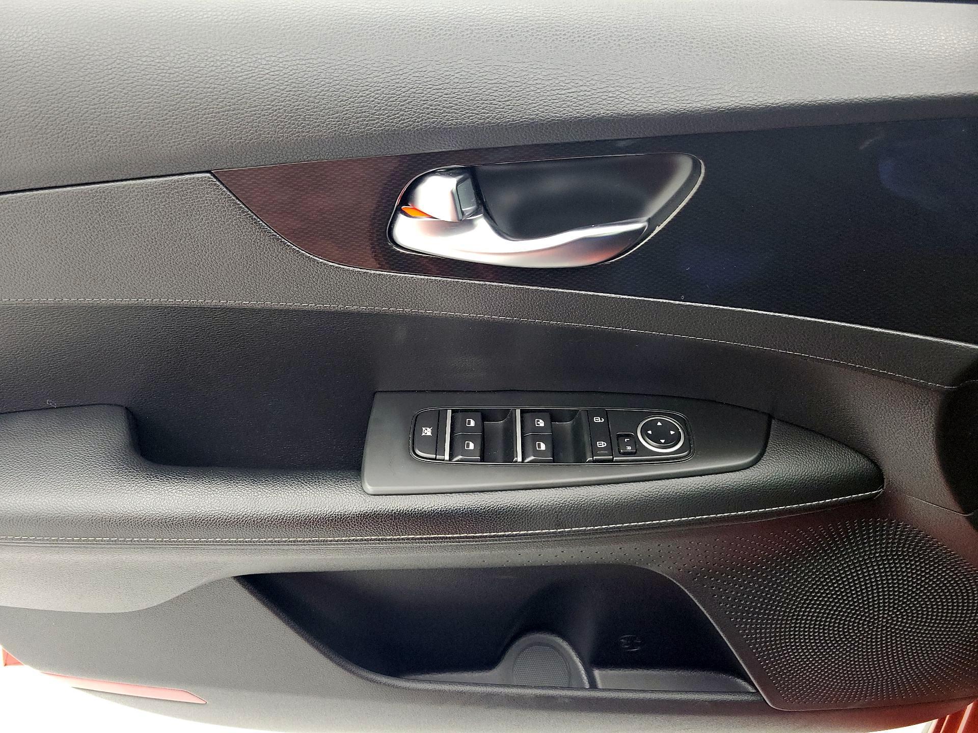 Thumbnail: 2022 Kia Forte - 12