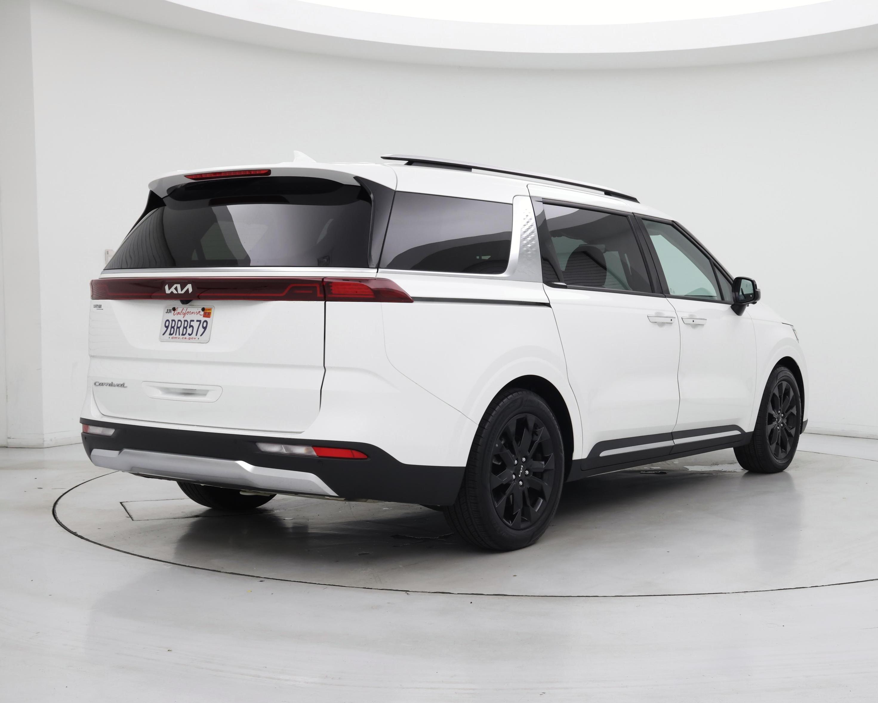 Thumbnail: 2022 Kia Carnival - 8