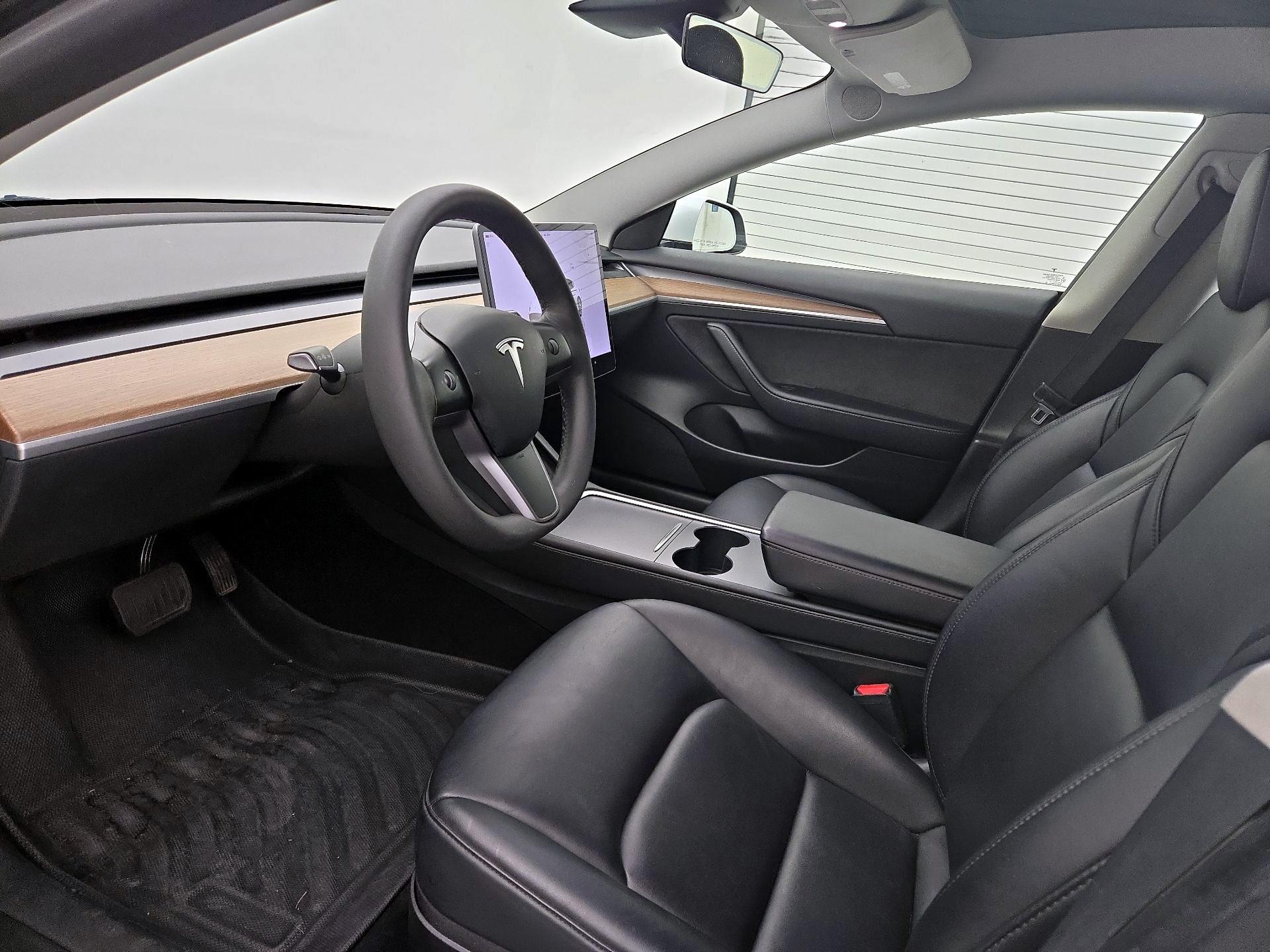 Thumbnail: 2023 Tesla Model 3 - 11