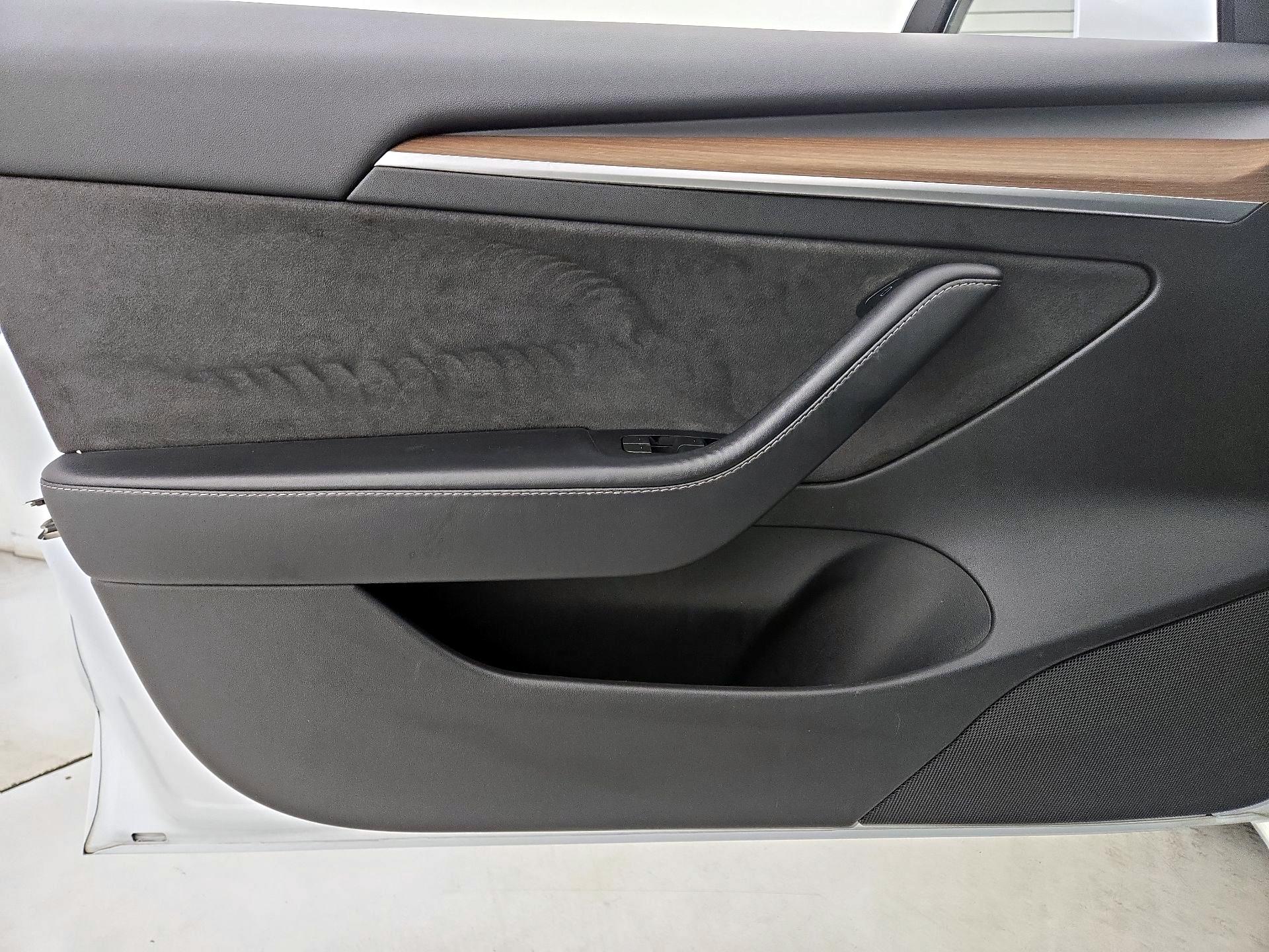 Thumbnail: 2023 Tesla Model 3 - 12