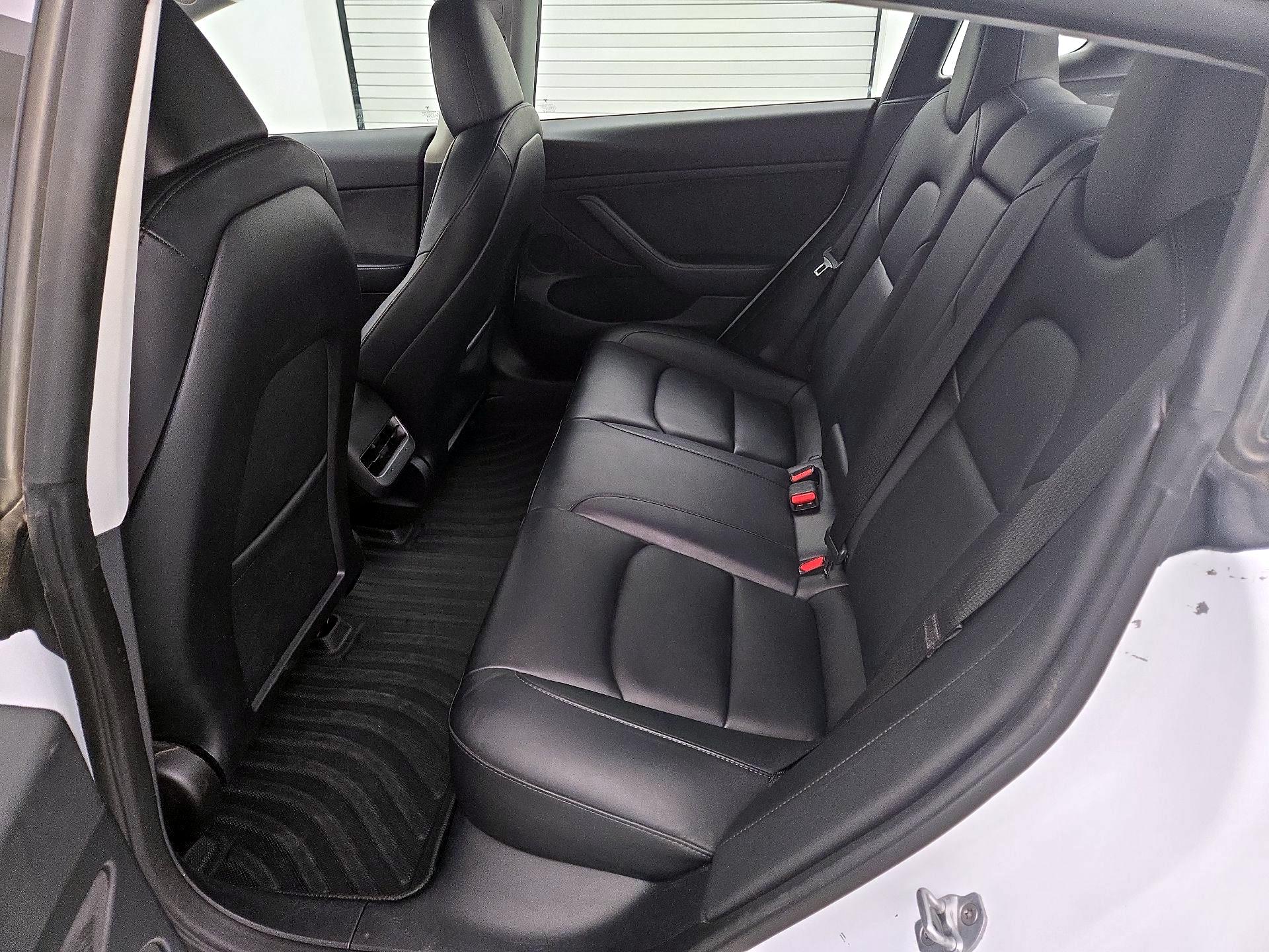 Thumbnail: 2023 Tesla Model 3 - 17