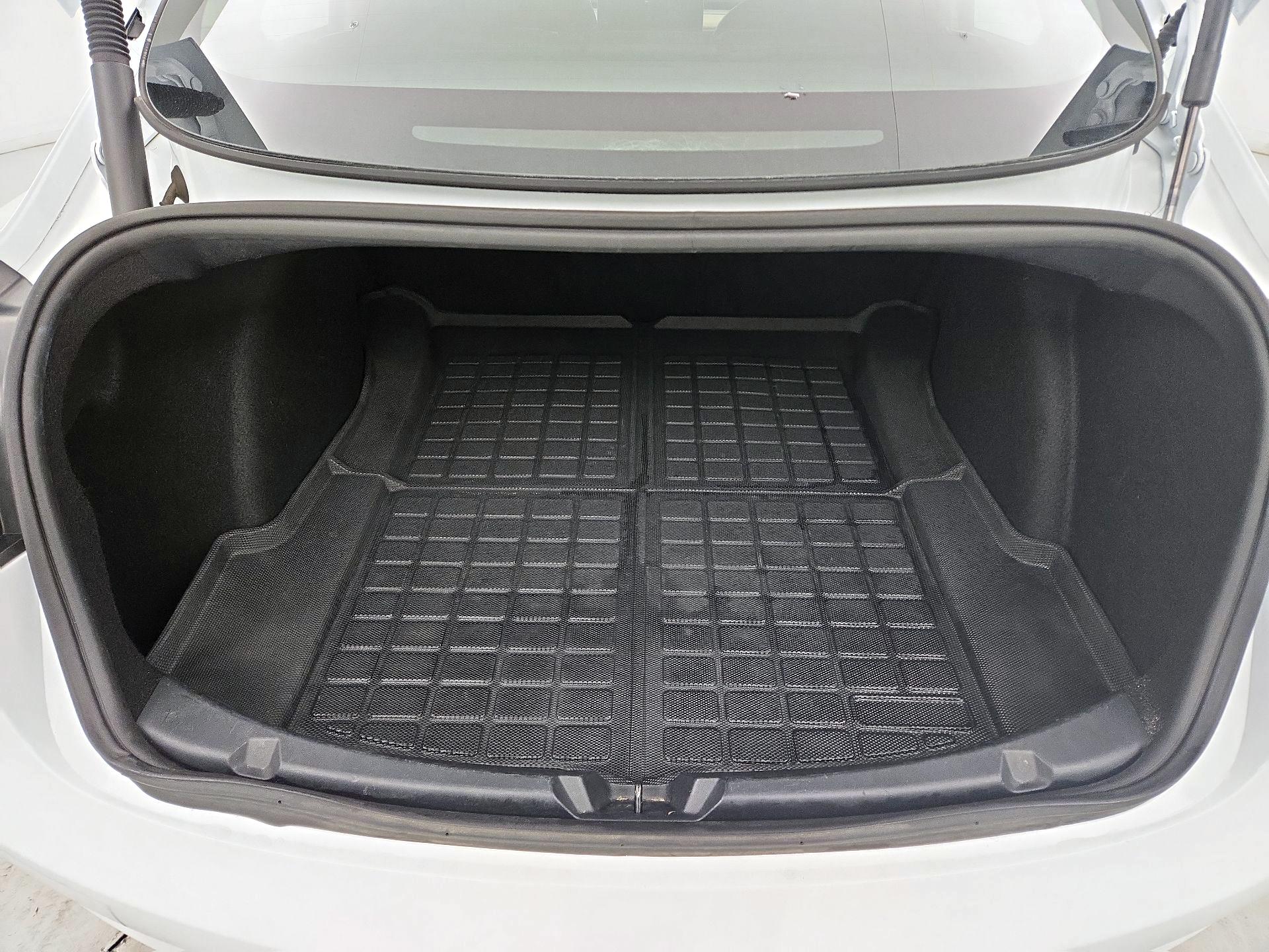 Thumbnail: 2023 Tesla Model 3 - 18