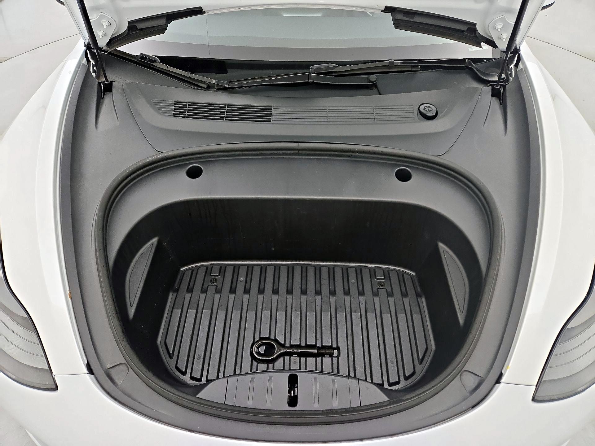 Thumbnail: 2023 Tesla Model 3 - 19