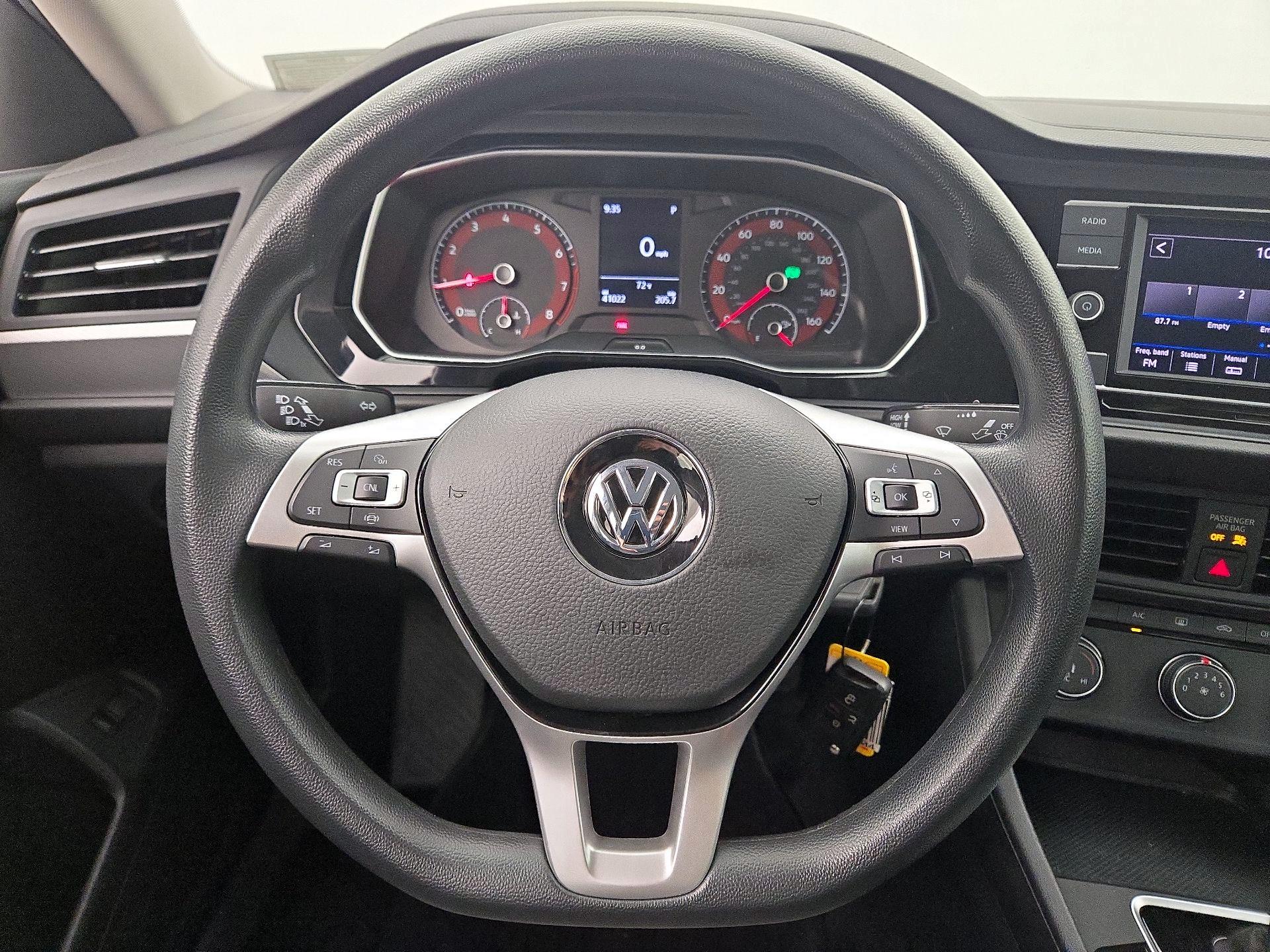 Thumbnail: 2019 Volkswagen Jetta - 10