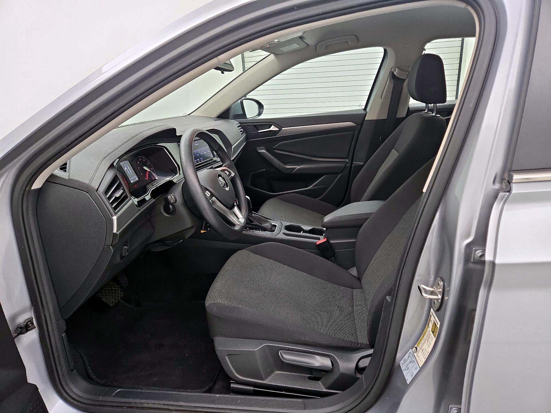Thumbnail: 2019 Volkswagen Jetta - 11