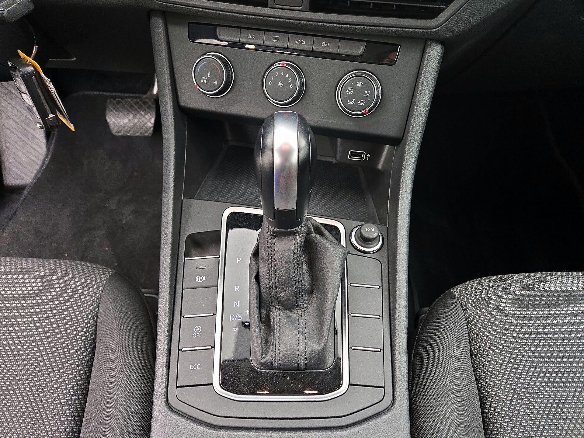 Thumbnail: 2019 Volkswagen Jetta - 17