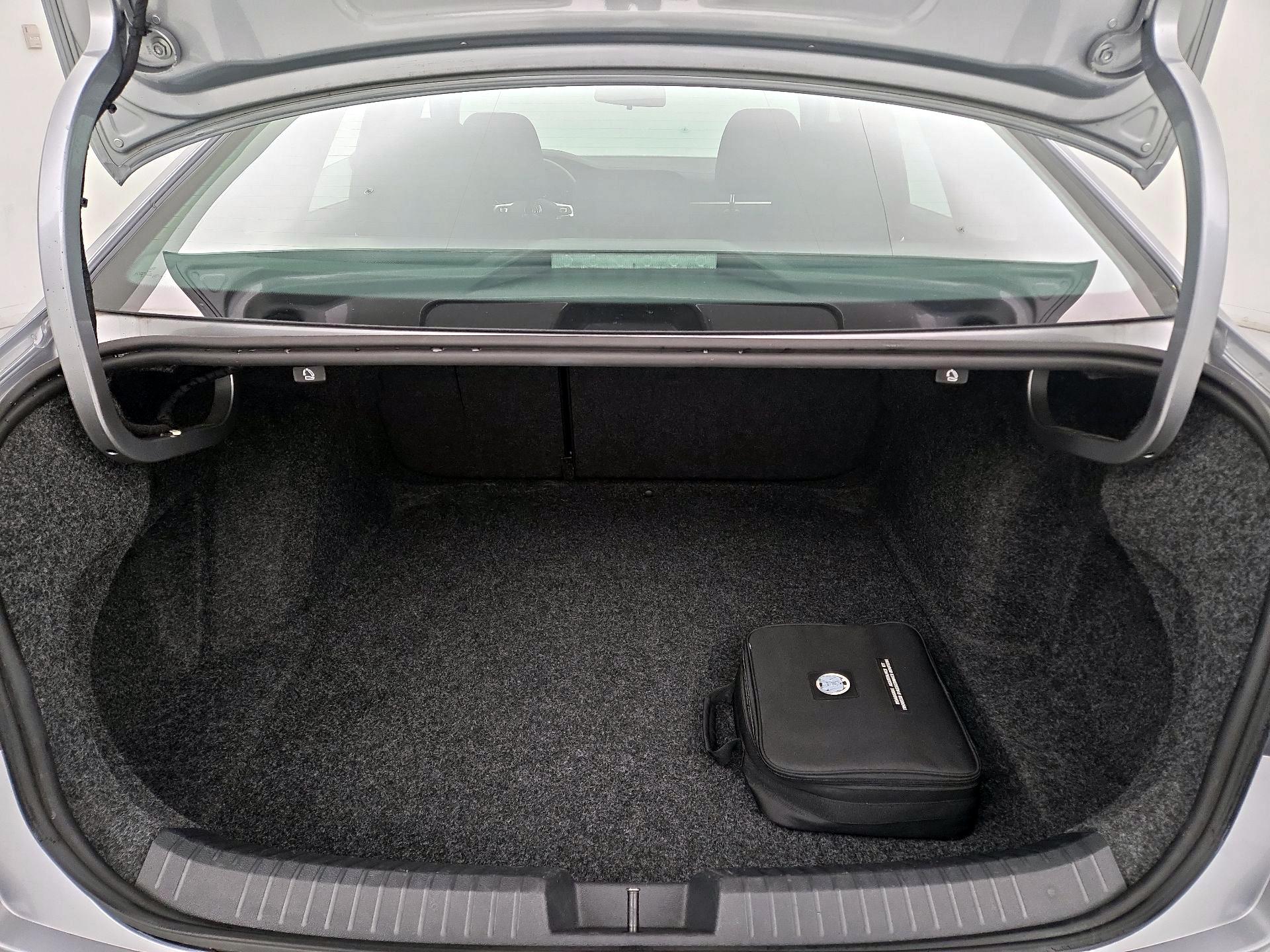 Thumbnail: 2019 Volkswagen Jetta - 20