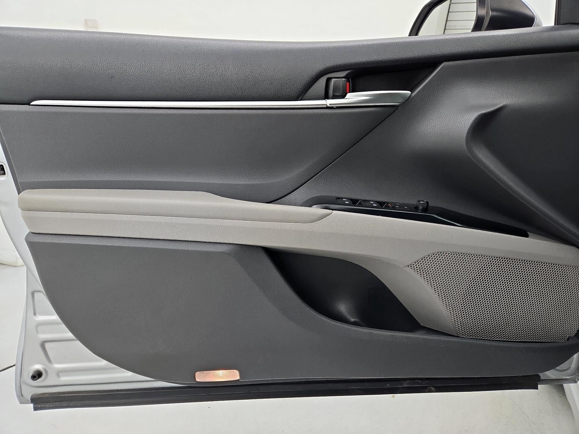 Thumbnail: 2018 Toyota Camry - 12