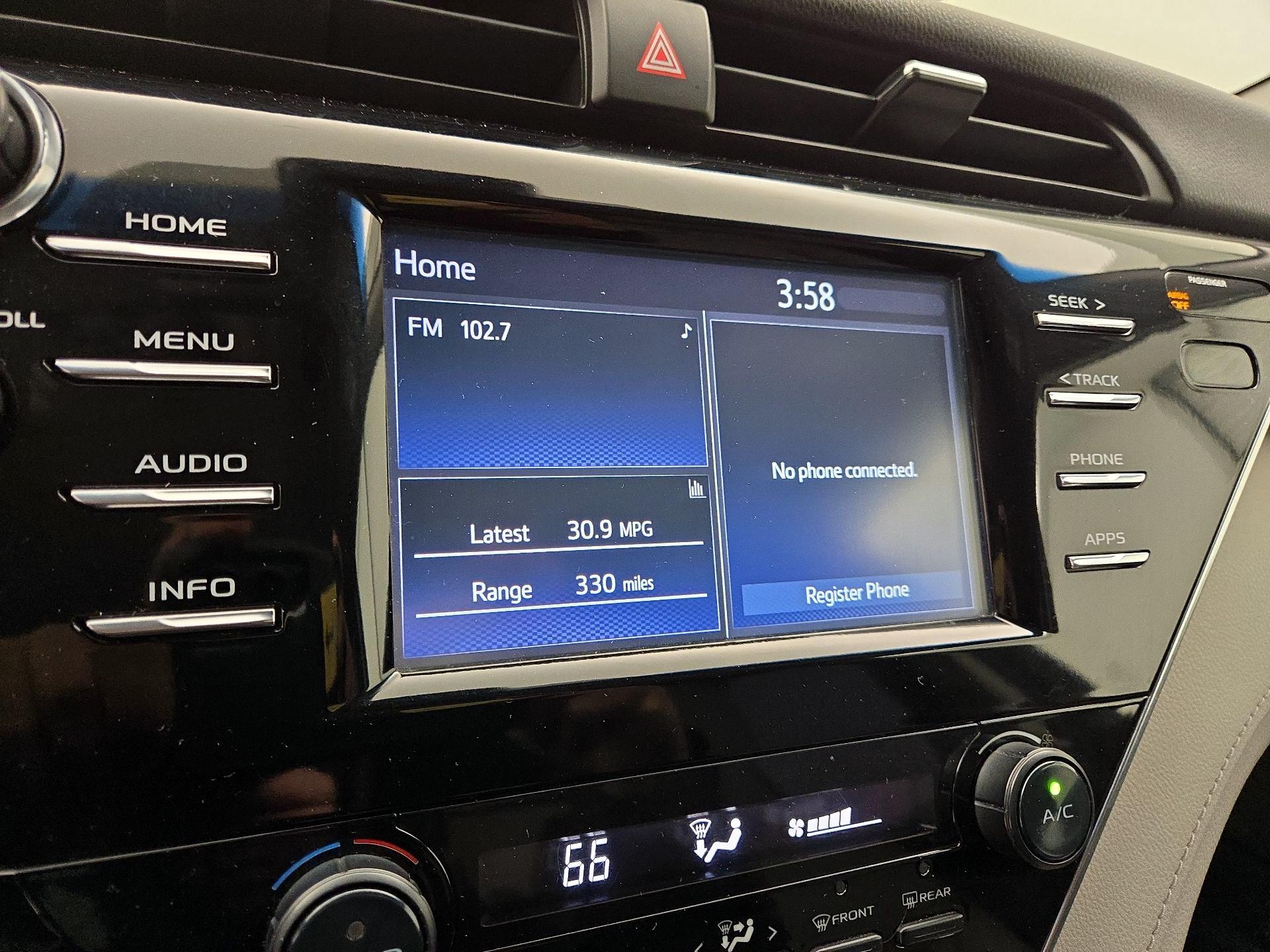 Thumbnail: 2018 Toyota Camry - 15